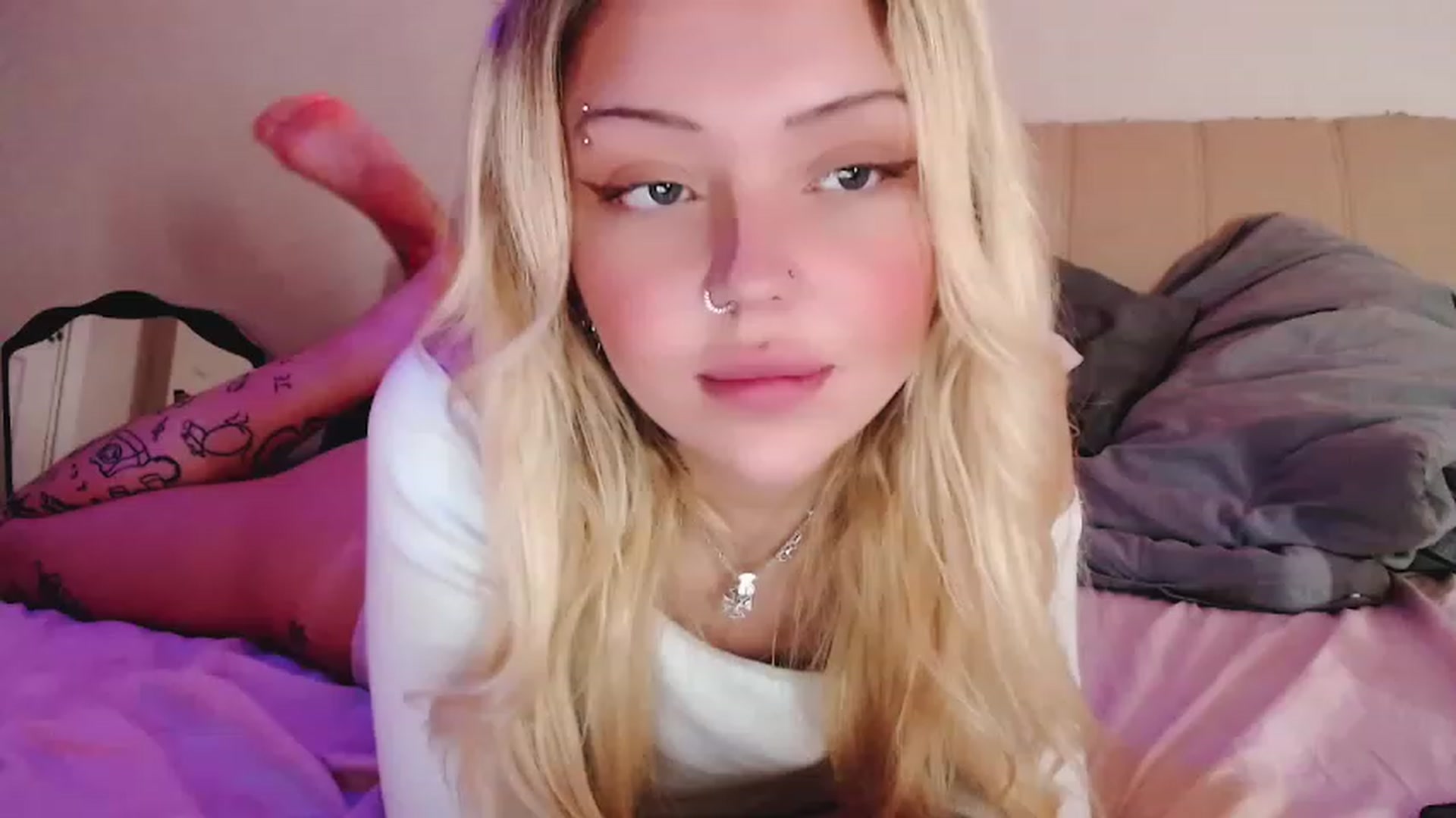 Gallery image thumbnail from Sk8Gurl420's myfreecams stream on, 02/04/2023, 07:48 image 7 of 20