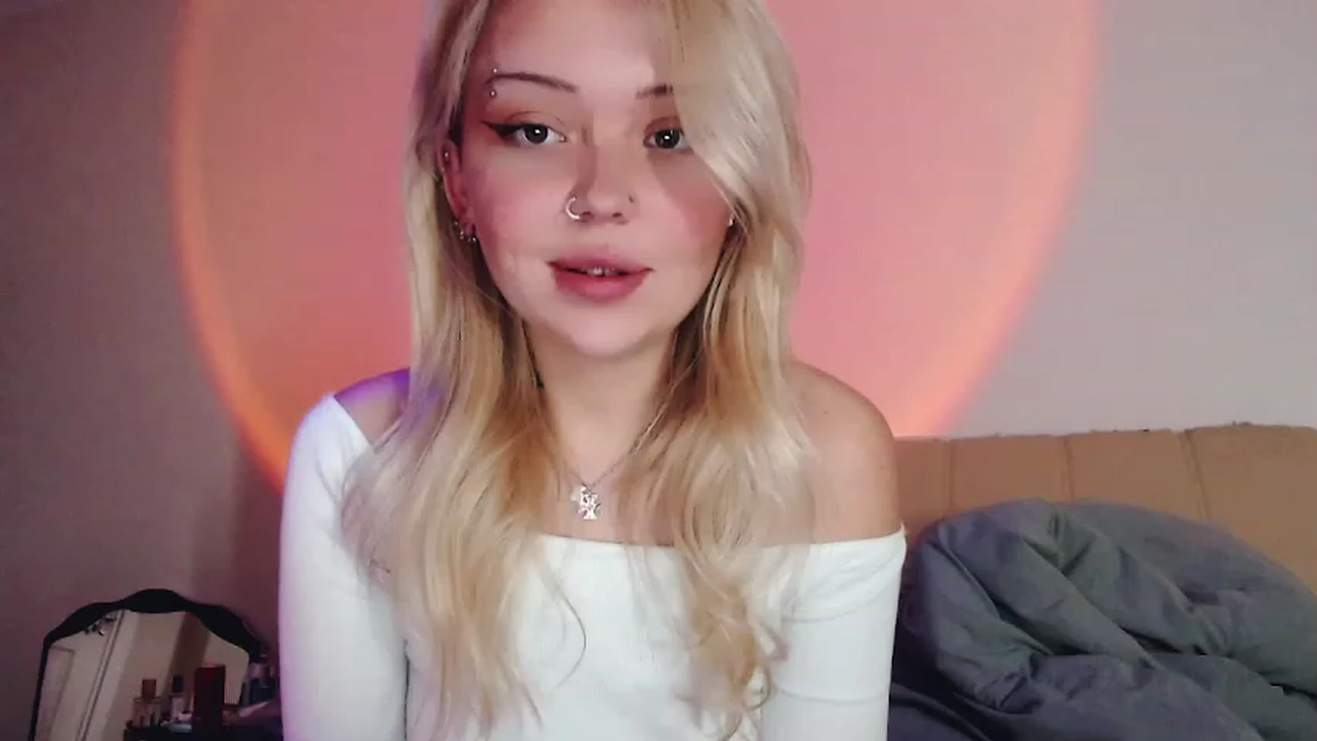 Gallery image thumbnail from Sk8Gurl420's myfreecams stream on, 02/05/2023, 19:19 image 5 of 20
