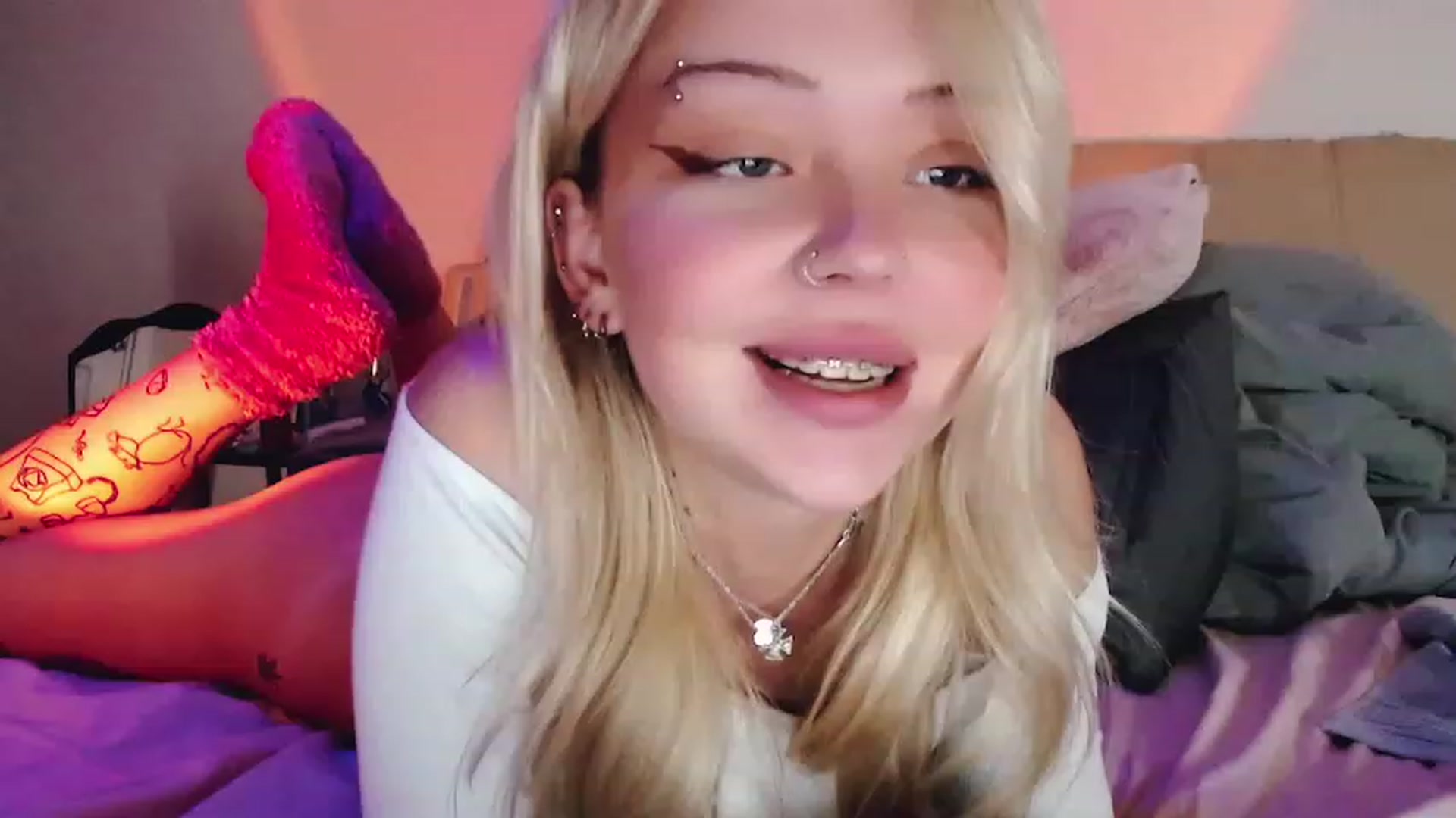 Gallery image thumbnail from Sk8Gurl420's myfreecams stream on, 02/05/2023, 19:19 image 17 of 20