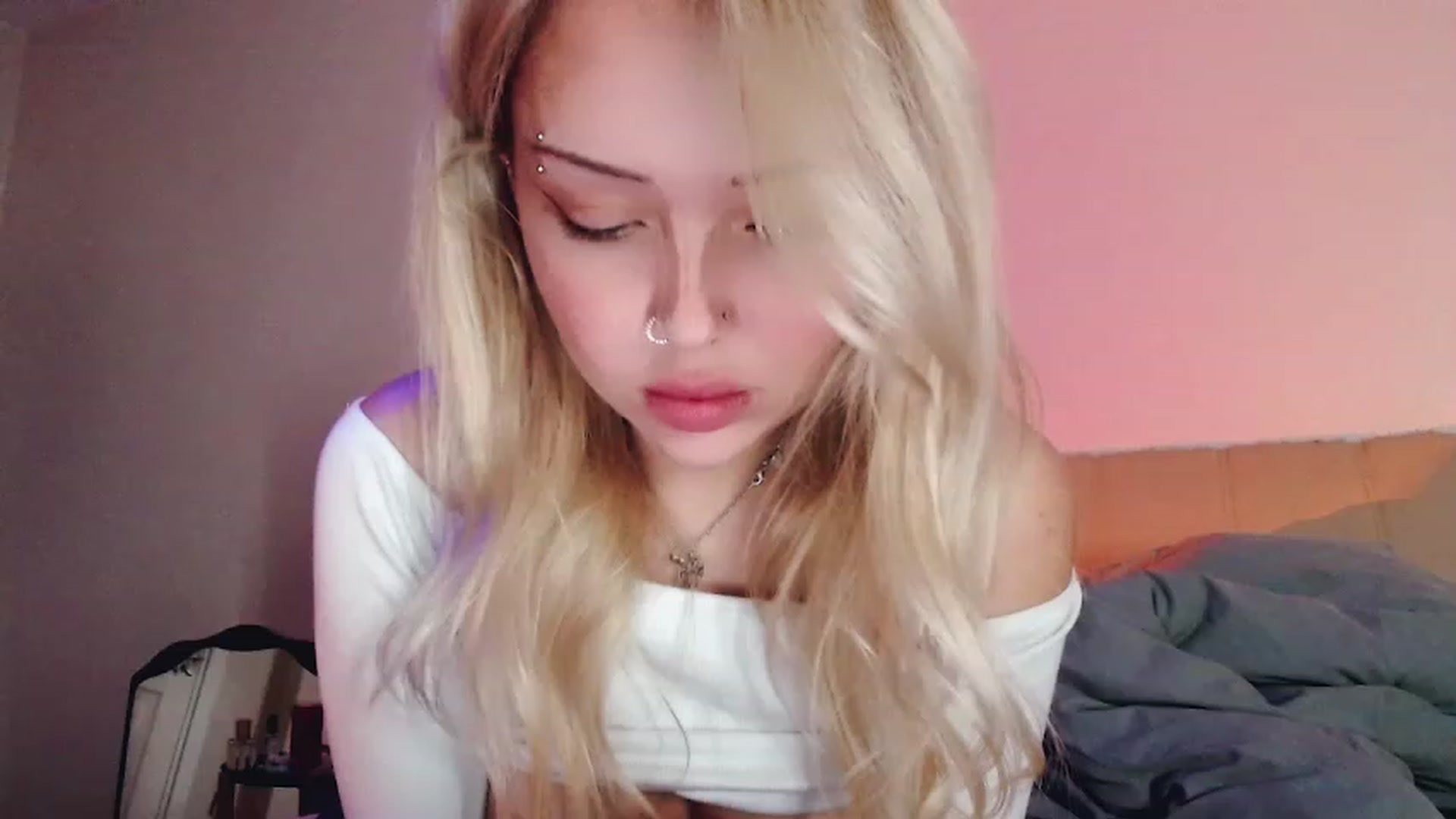 Gallery image thumbnail from Sk8Gurl420's myfreecams stream on, 02/05/2023, 19:19 image 9 of 20