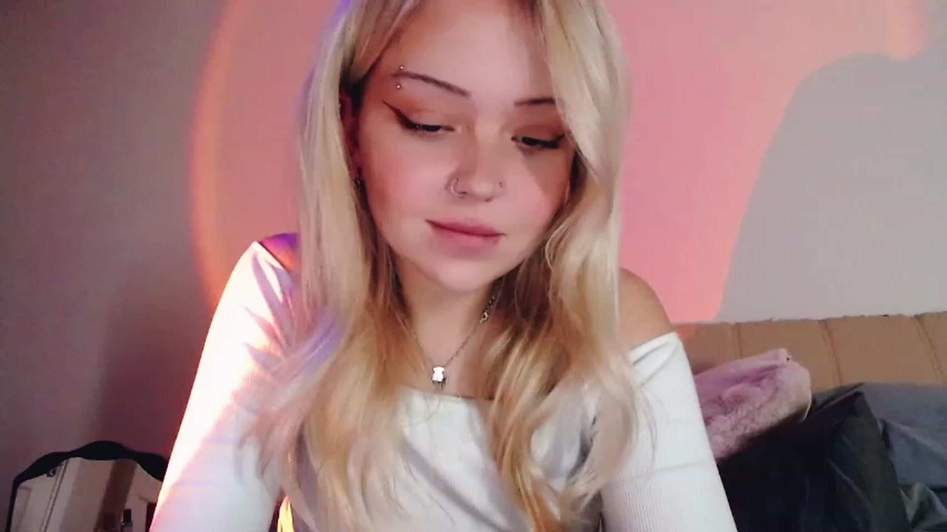 Gallery image thumbnail from Sk8Gurl420's myfreecams stream on, 02/05/2023, 19:19 image 20 of 20
