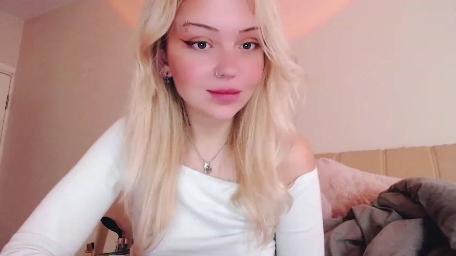 Gallery image thumbnail from Sk8Gurl420's myfreecams stream on, 02/06/2023, 06:52 image 19 of 20