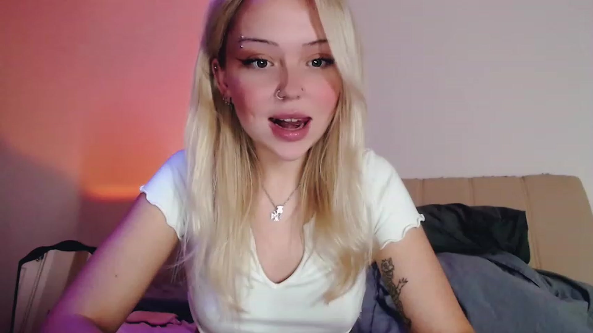 Gallery image thumbnail from Sk8Gurl420's myfreecams stream on, 02/06/2023, 19:48 image 11 of 20