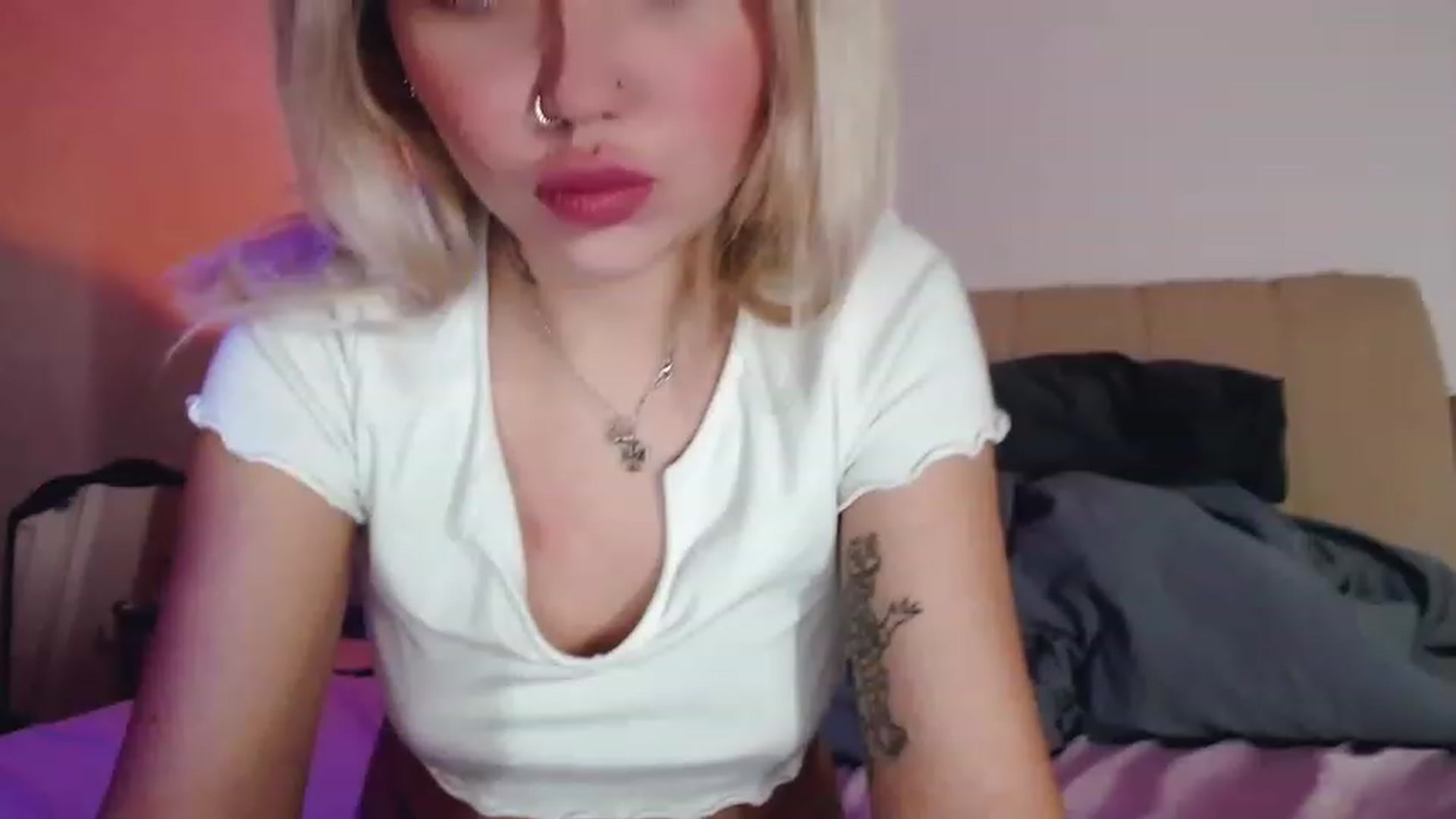 Gallery image thumbnail from Sk8Gurl420's myfreecams stream on, 02/06/2023, 19:48 image 7 of 20