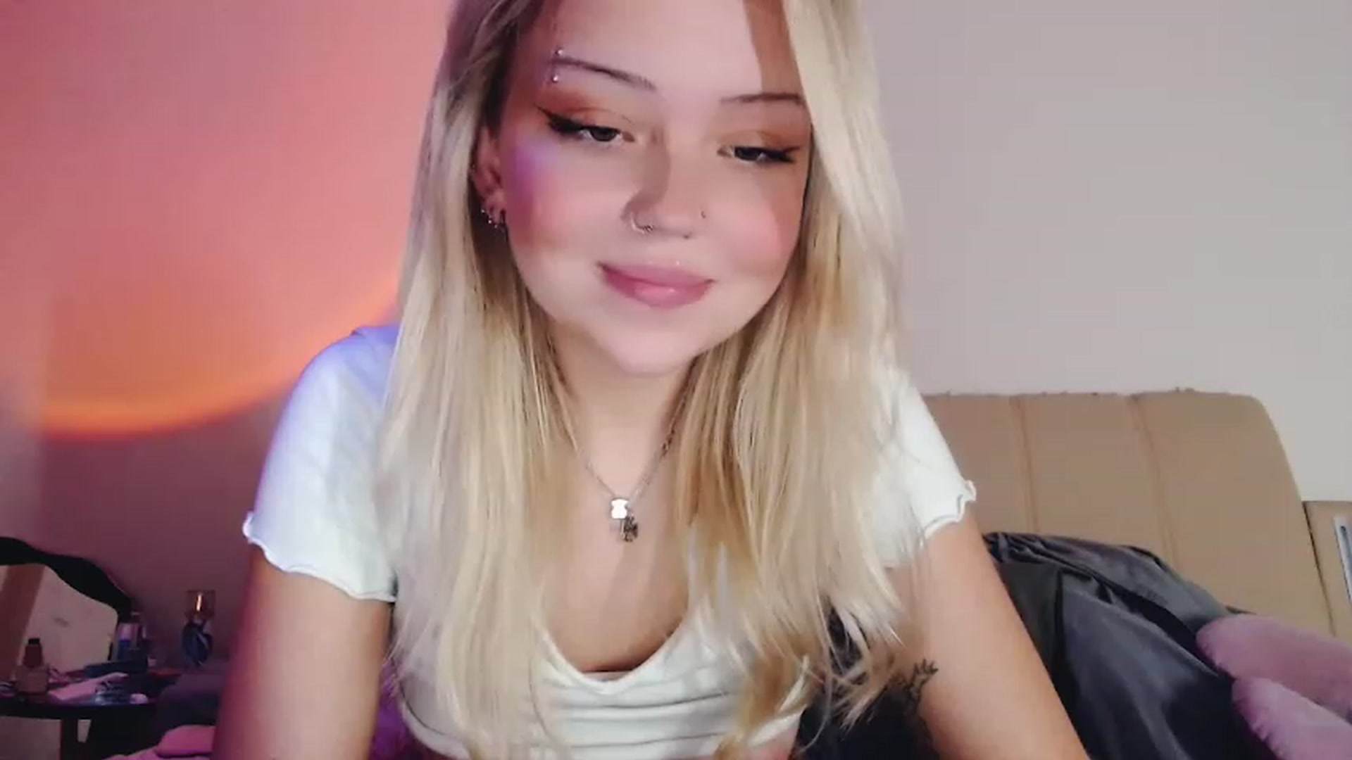 Gallery image thumbnail from Sk8Gurl420's myfreecams stream on, 02/06/2023, 19:48 image 20 of 20