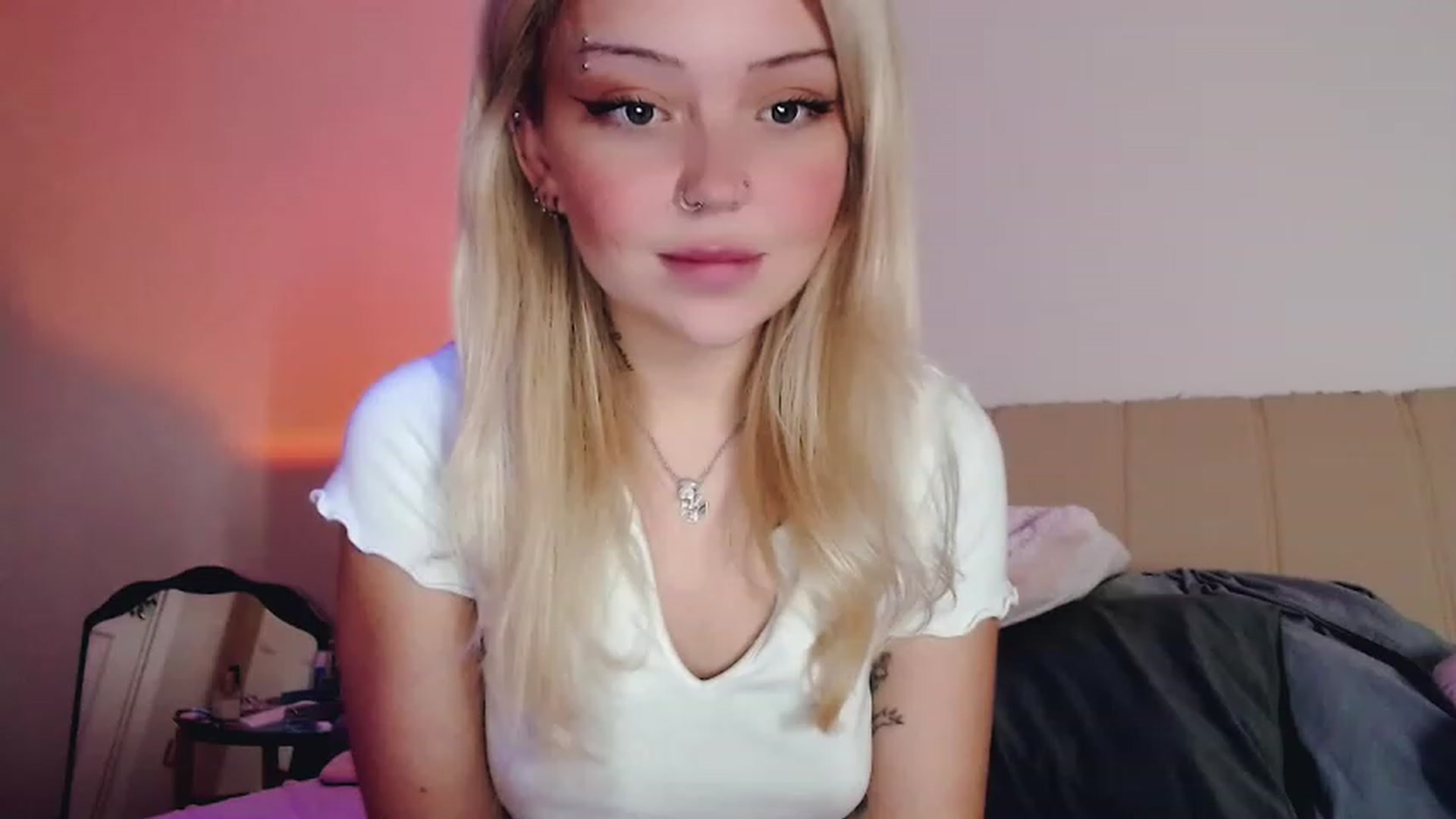 Gallery image thumbnail from Sk8Gurl420's myfreecams stream on, 02/06/2023, 19:48 image 15 of 20