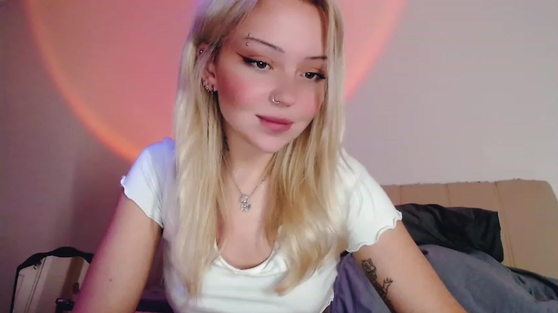 Gallery image thumbnail from Sk8Gurl420's myfreecams stream on, 02/06/2023, 19:48 image 2 of 20
