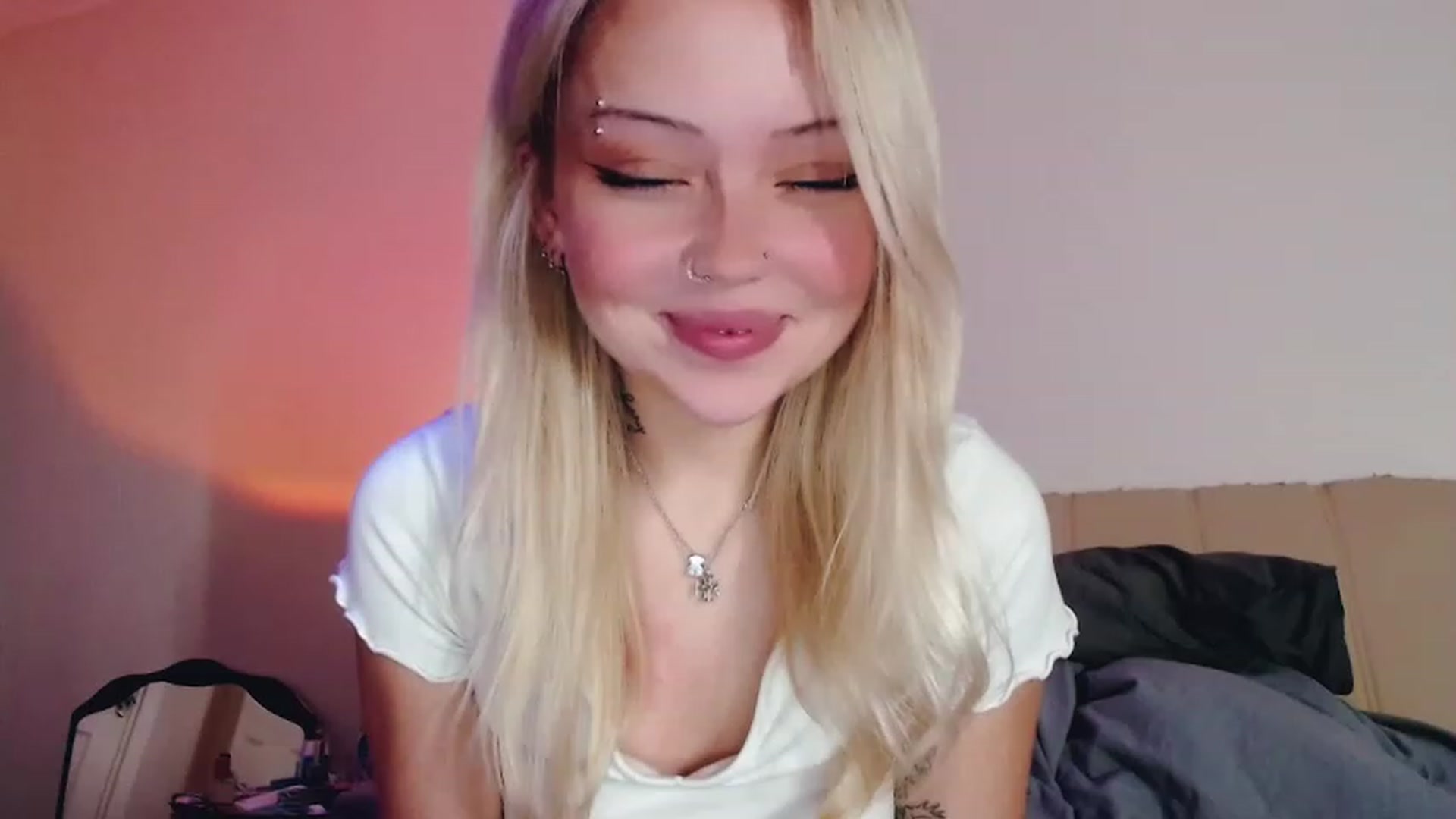 Gallery image thumbnail from Sk8Gurl420's myfreecams stream on, 02/06/2023, 19:48 image 3 of 20