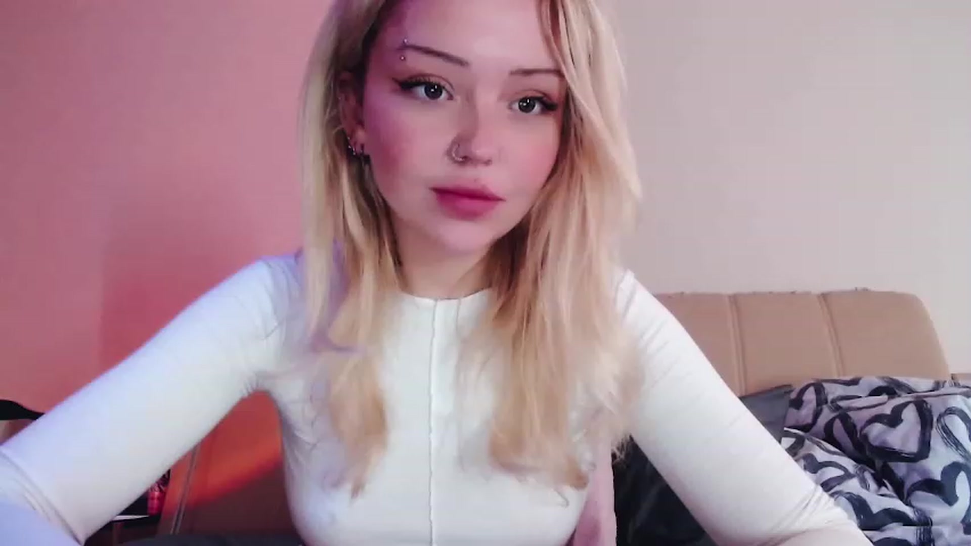 Gallery image thumbnail from Sk8Gurl420's myfreecams stream on, 02/10/2023, 07:35 image 13 of 20