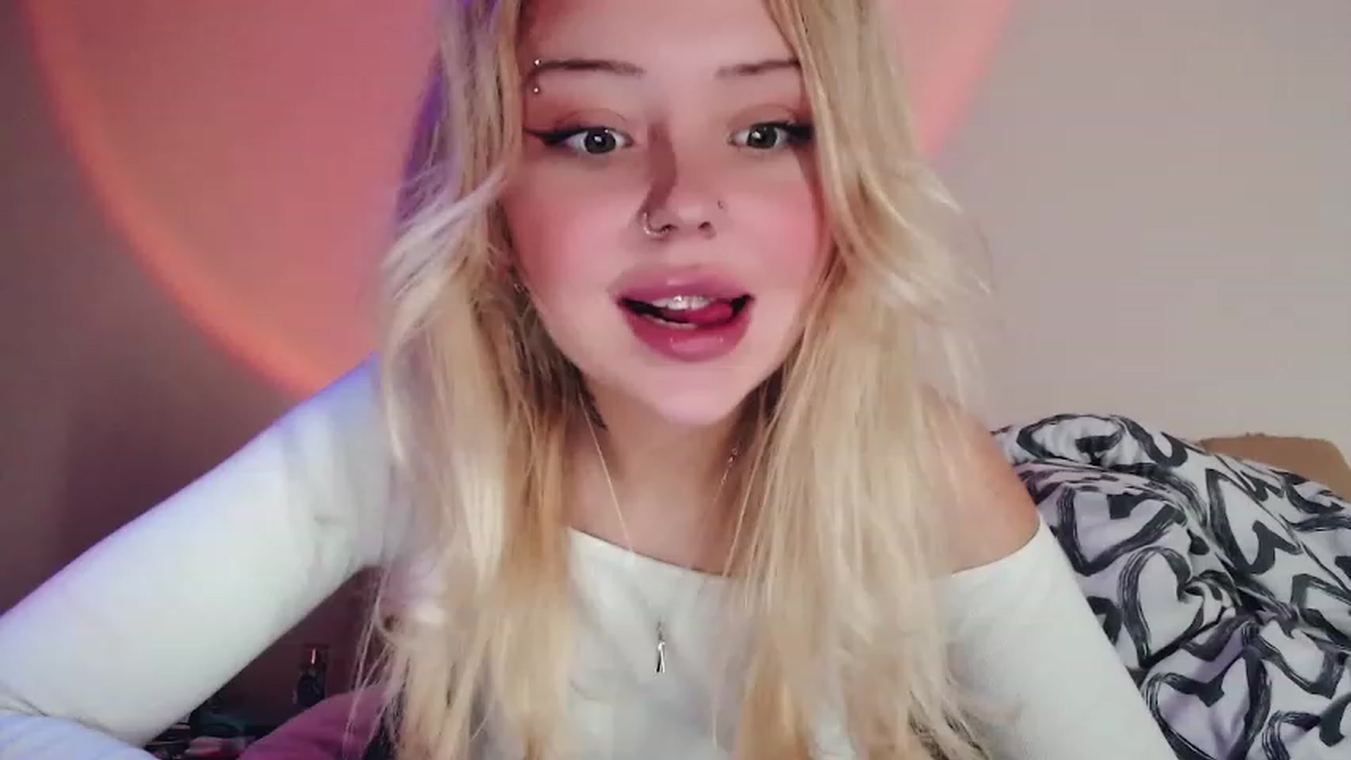 Gallery image thumbnail from Sk8Gurl420's myfreecams stream on, 02/10/2023, 18:53 image 19 of 20