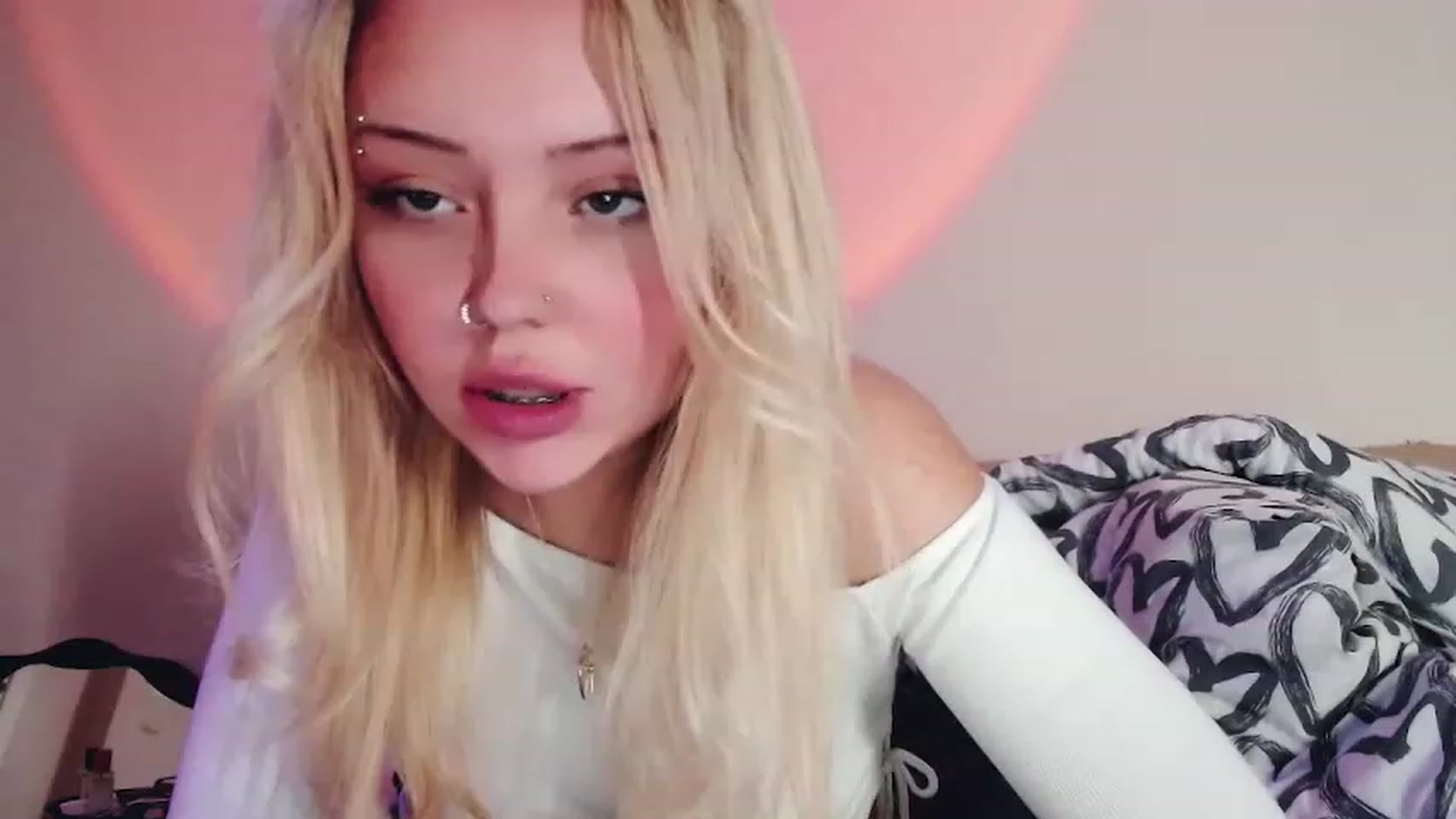 Gallery image thumbnail from Sk8Gurl420's myfreecams stream on, 02/10/2023, 18:53 image 17 of 20