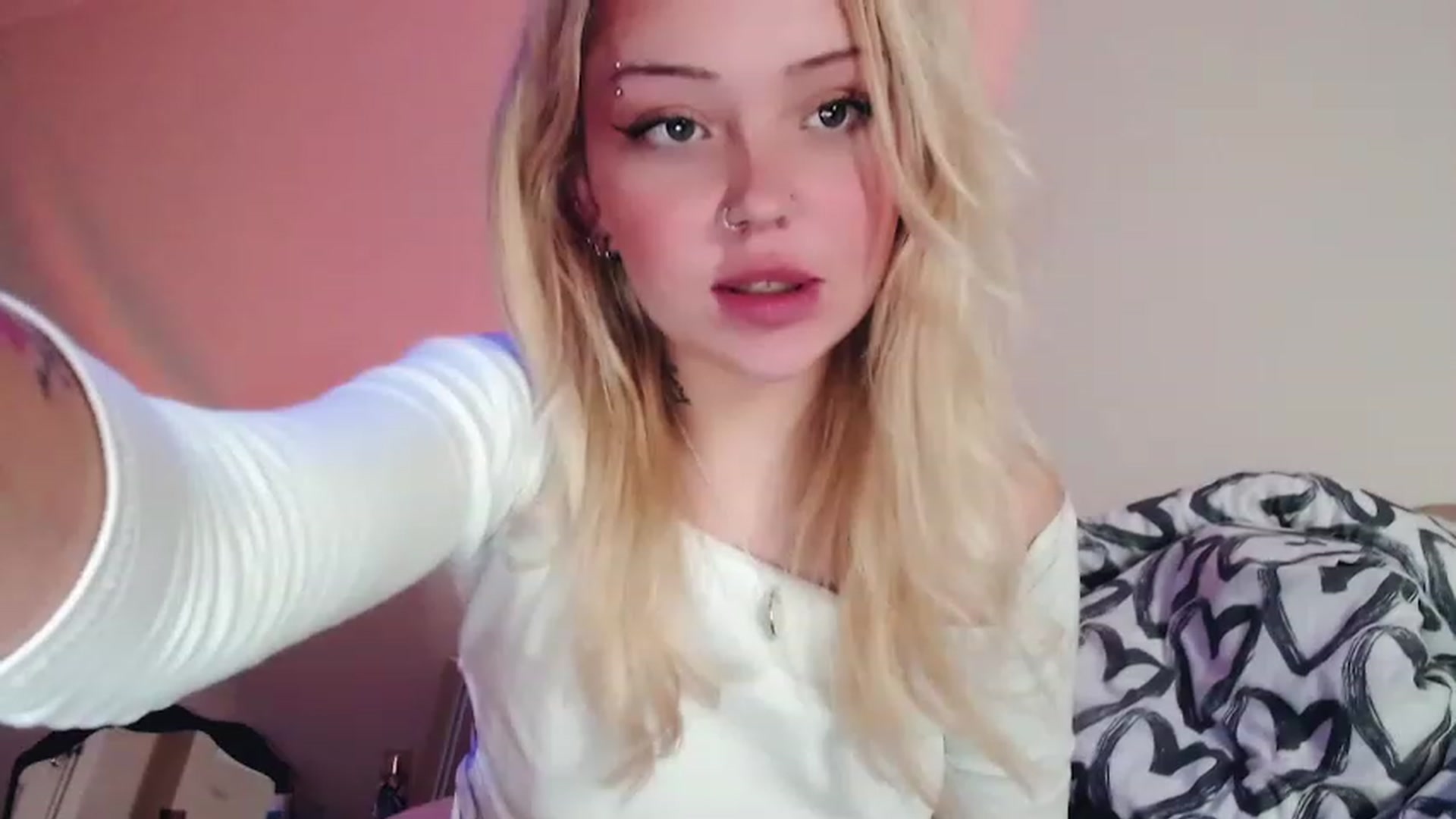 Gallery image thumbnail from Sk8Gurl420's myfreecams stream on, 02/10/2023, 18:53 image 13 of 20