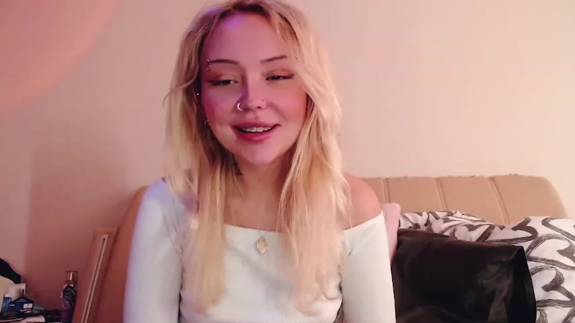 Gallery image thumbnail from Sk8Gurl420's myfreecams stream on, 02/11/2023, 07:29 image 12 of 20