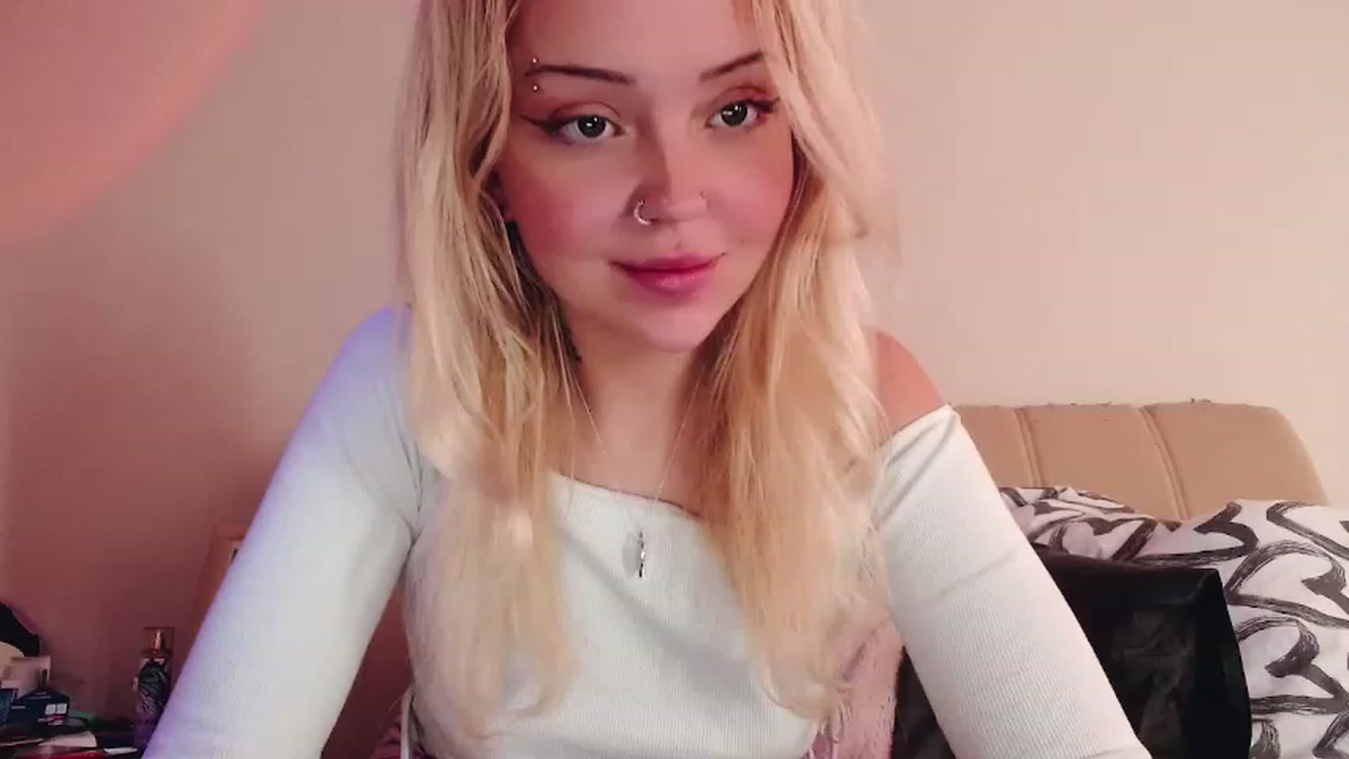 Gallery image thumbnail from Sk8Gurl420's myfreecams stream on, 02/11/2023, 07:29 image 3 of 20