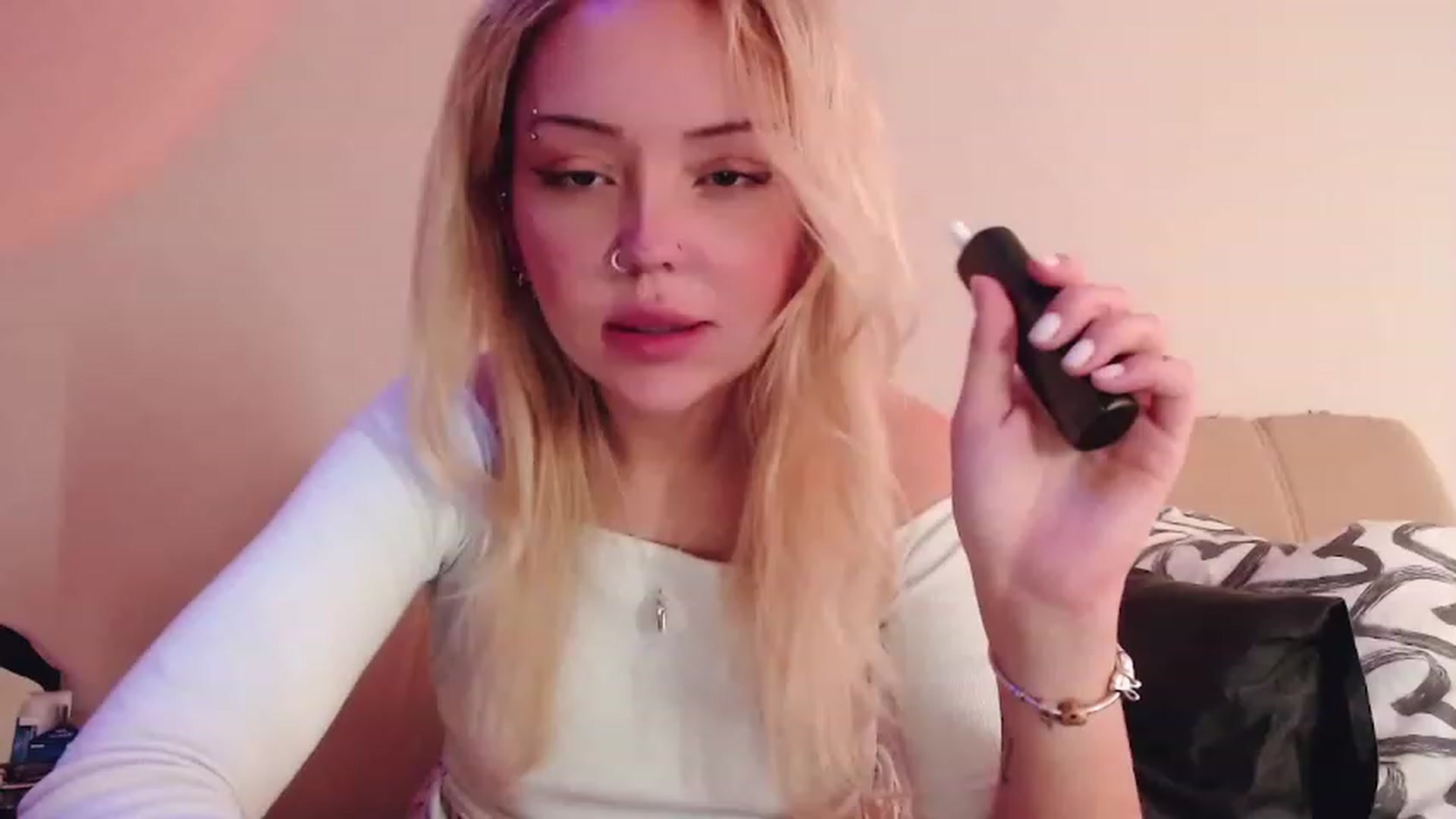 Gallery image thumbnail from Sk8Gurl420's myfreecams stream on, 02/11/2023, 07:29 image 5 of 20