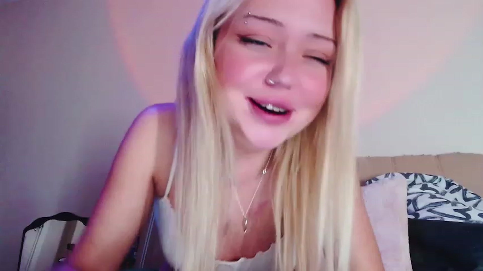 Gallery image thumbnail from Sk8Gurl420's myfreecams stream on, 02/11/2023, 19:30 image 8 of 20