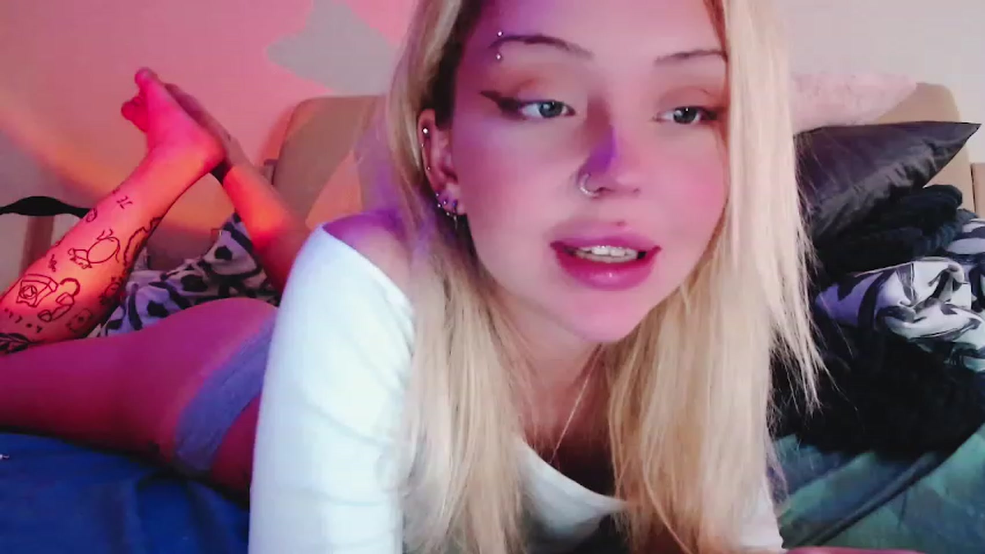 Gallery image thumbnail from Sk8Gurl420's myfreecams stream on, 02/13/2023, 06:25 image 19 of 20