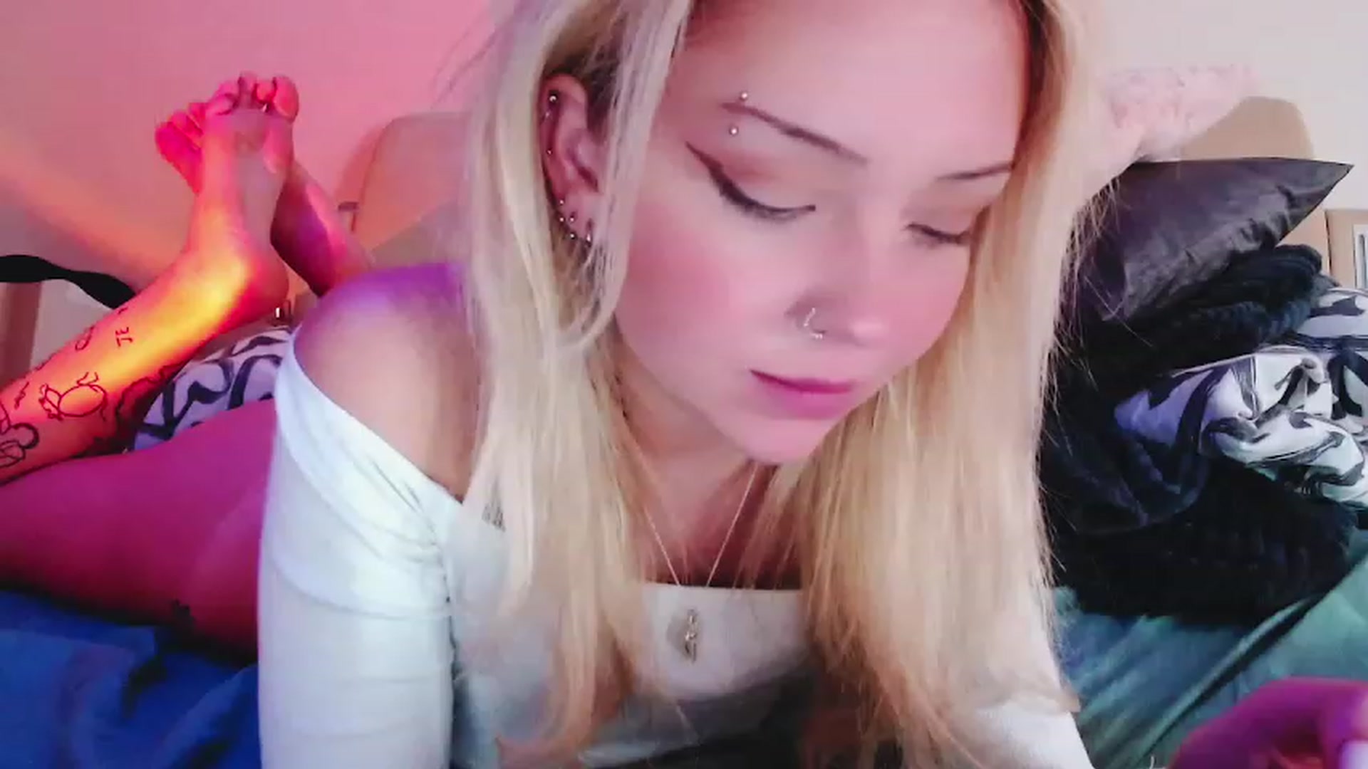 Gallery image thumbnail from Sk8Gurl420's myfreecams stream on, 02/13/2023, 06:25 image 10 of 20
