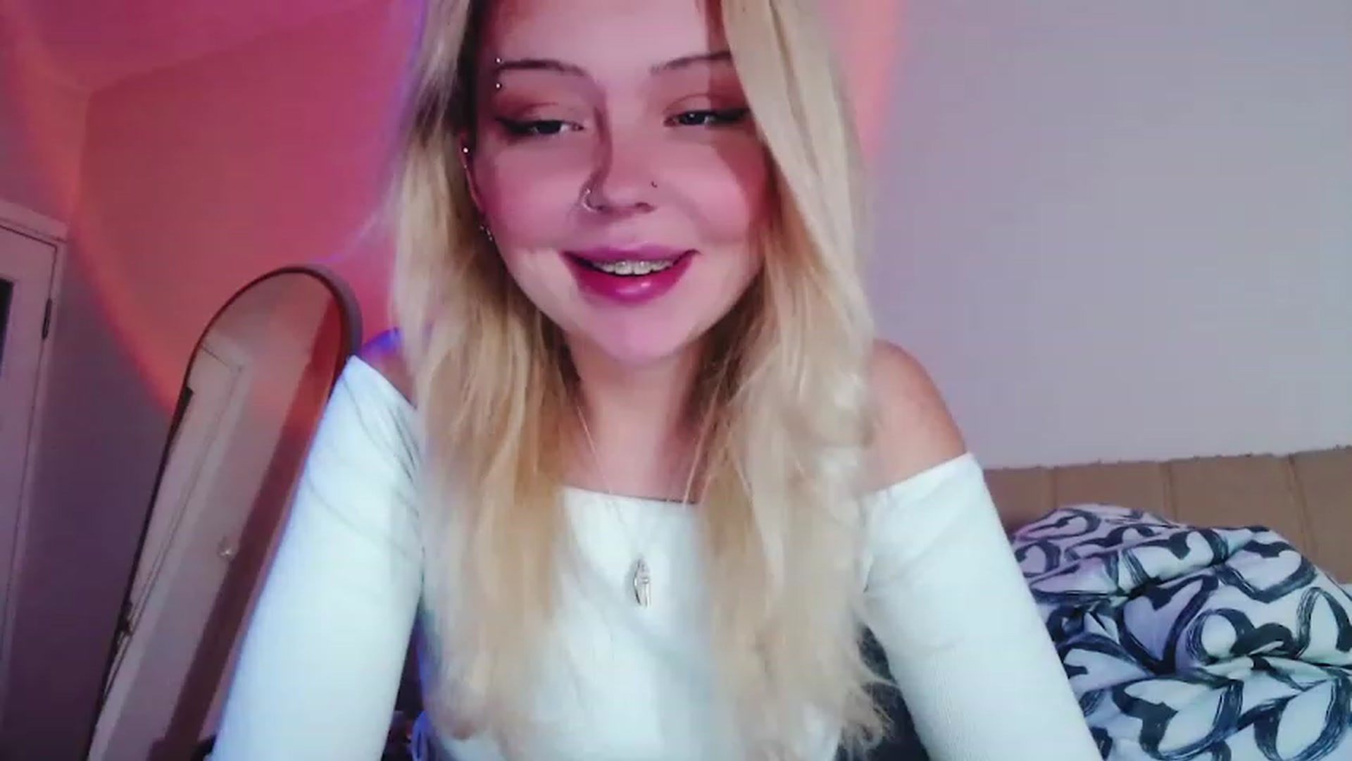 Gallery image thumbnail from Sk8Gurl420's myfreecams stream on, 02/13/2023, 21:33 image 1 of 20