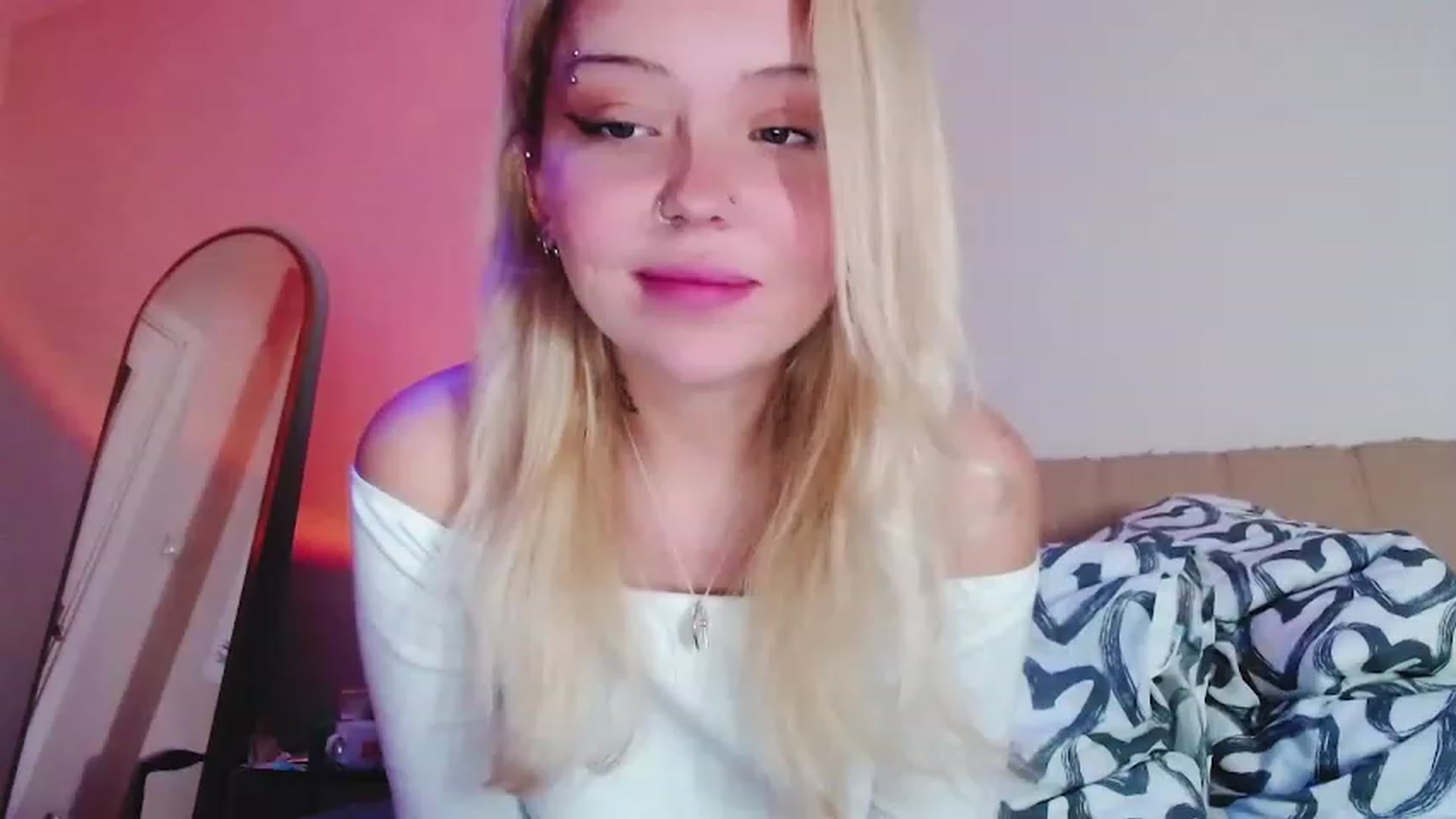 Gallery image thumbnail from Sk8Gurl420's myfreecams stream on, 02/13/2023, 21:33 image 15 of 20