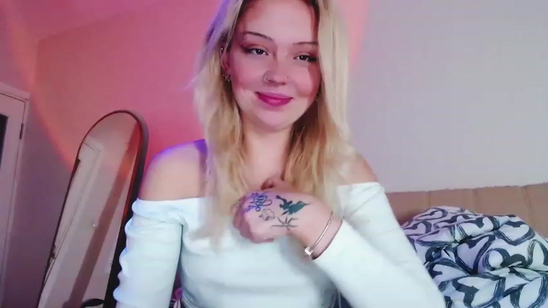 Gallery image thumbnail from Sk8Gurl420's myfreecams stream on, 02/13/2023, 21:33 image 2 of 20