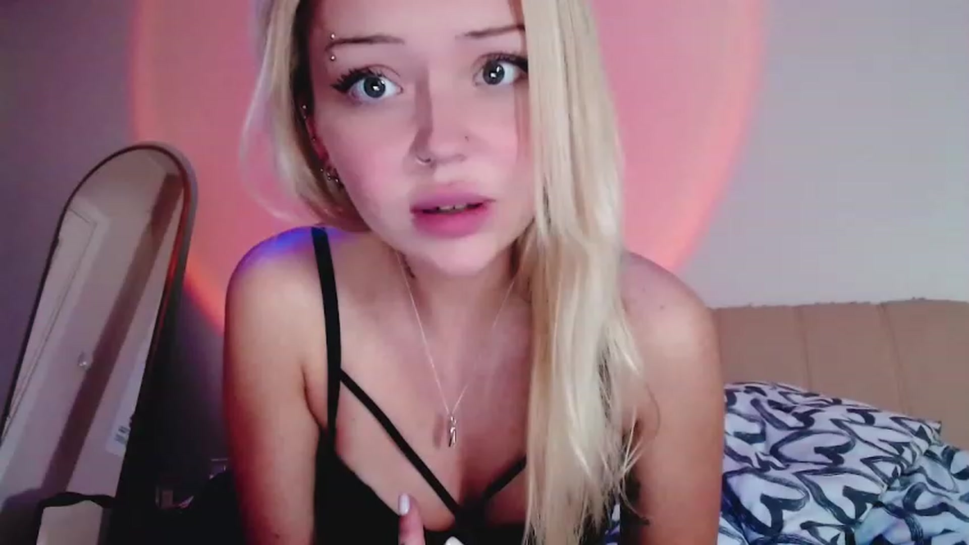 Gallery image thumbnail from Sk8Gurl420's myfreecams stream on, 02/14/2023, 21:07 image 19 of 20