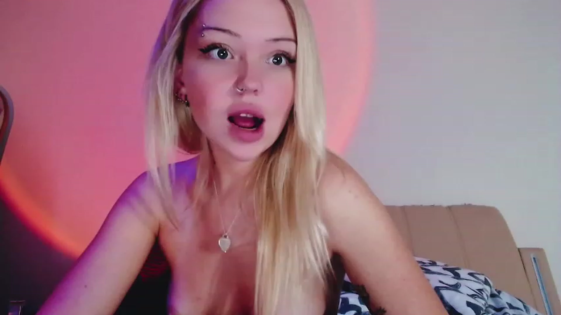 Gallery image thumbnail from Sk8Gurl420's myfreecams stream on, 02/14/2023, 21:07 image 5 of 20