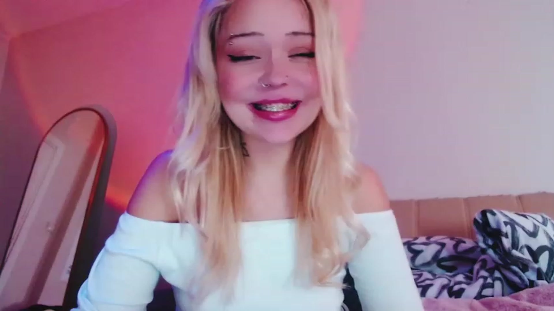Gallery image thumbnail from Sk8Gurl420's myfreecams stream on, 02/15/2023, 15:22 image 7 of 20