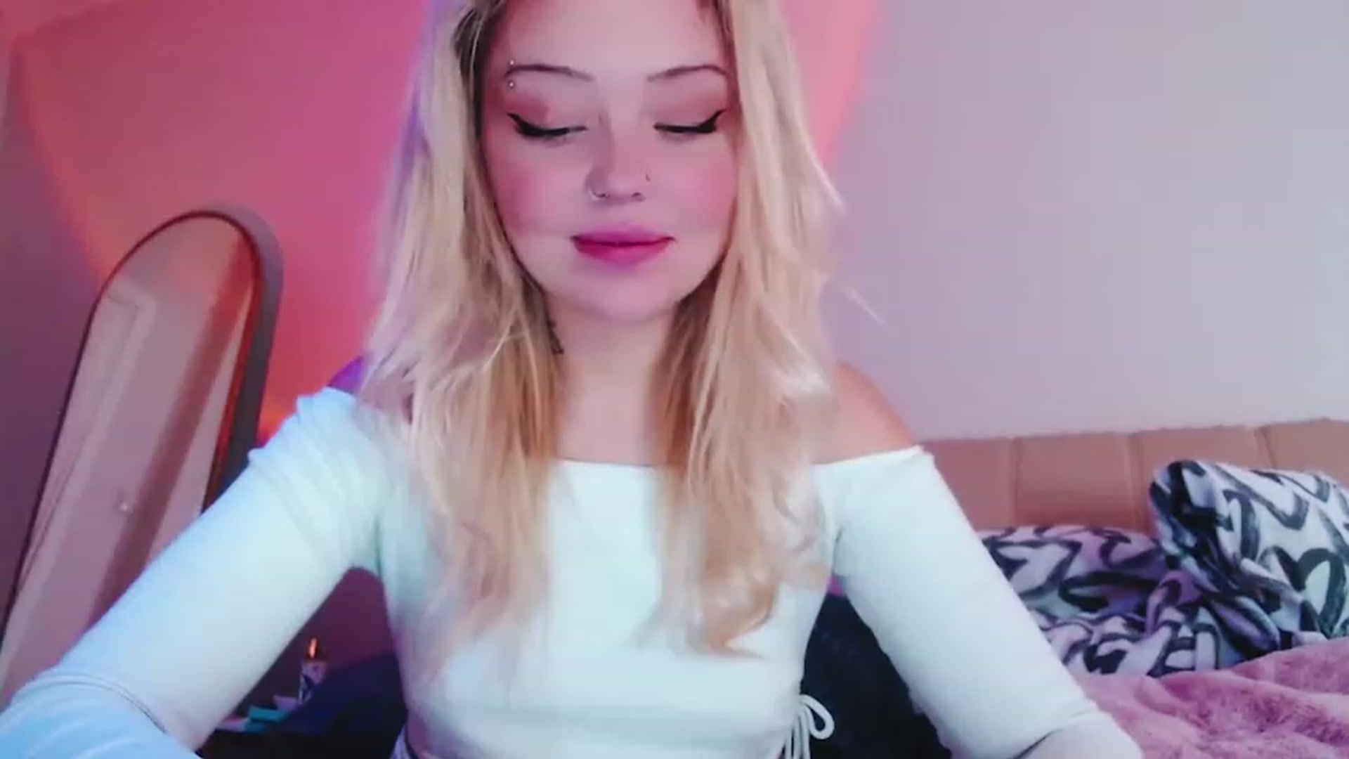 Gallery image thumbnail from Sk8Gurl420's myfreecams stream on, 02/15/2023, 15:22 image 8 of 20