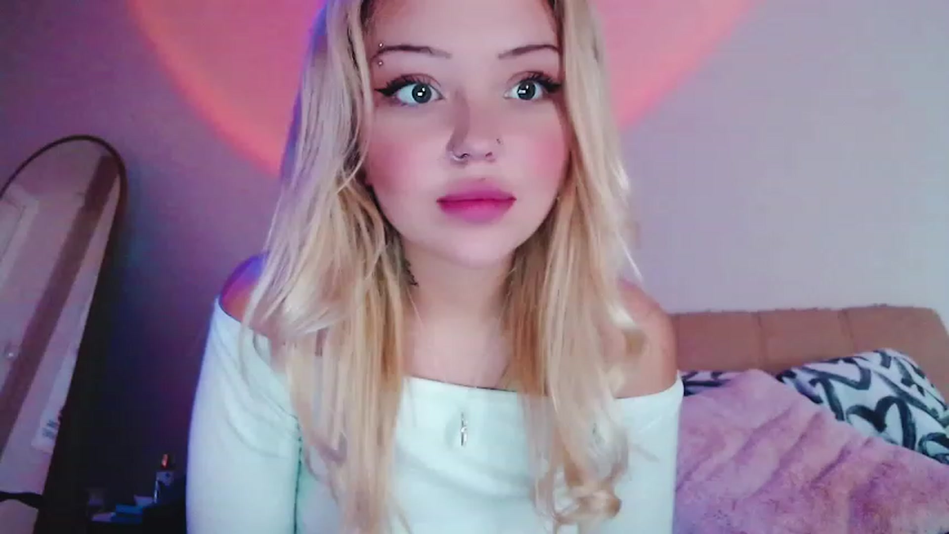 Gallery image thumbnail from Sk8Gurl420's myfreecams stream on, 02/15/2023, 16:00 image 1 of 20