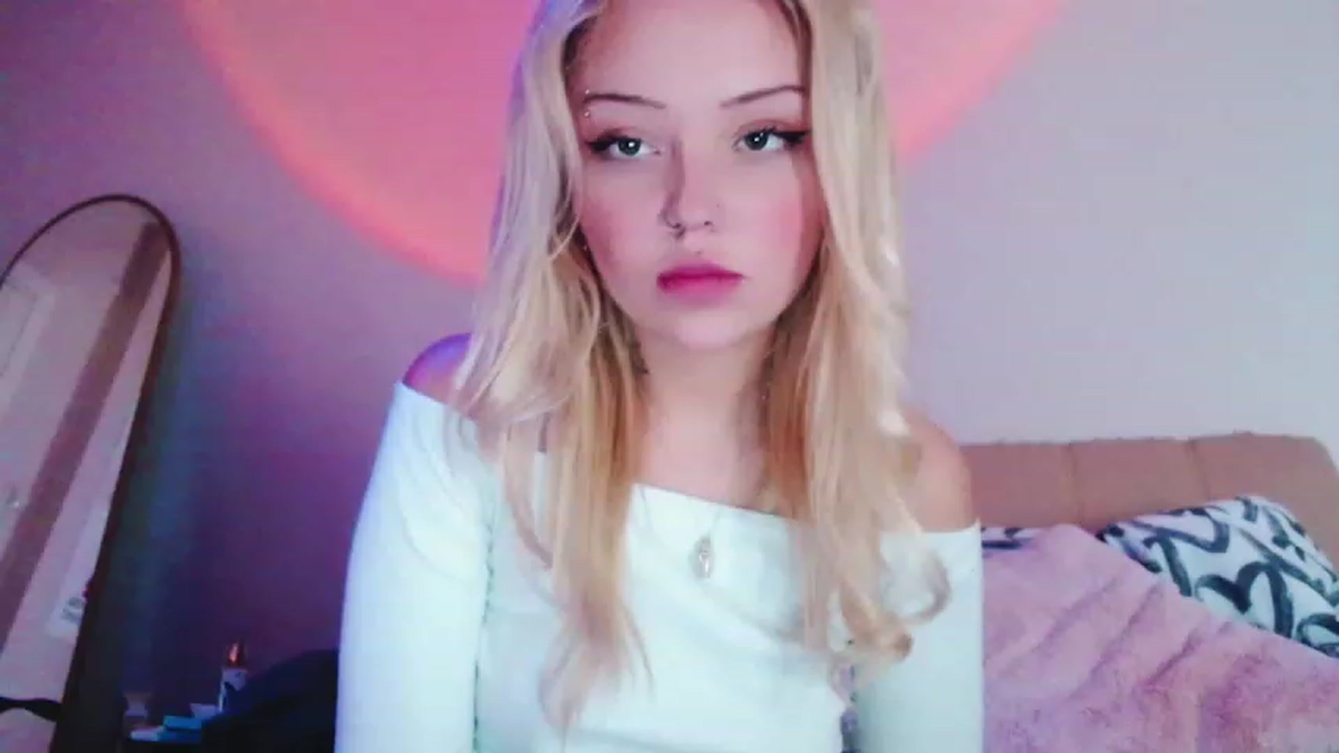 Gallery image thumbnail from Sk8Gurl420's myfreecams stream on, 02/15/2023, 16:00 image 2 of 20