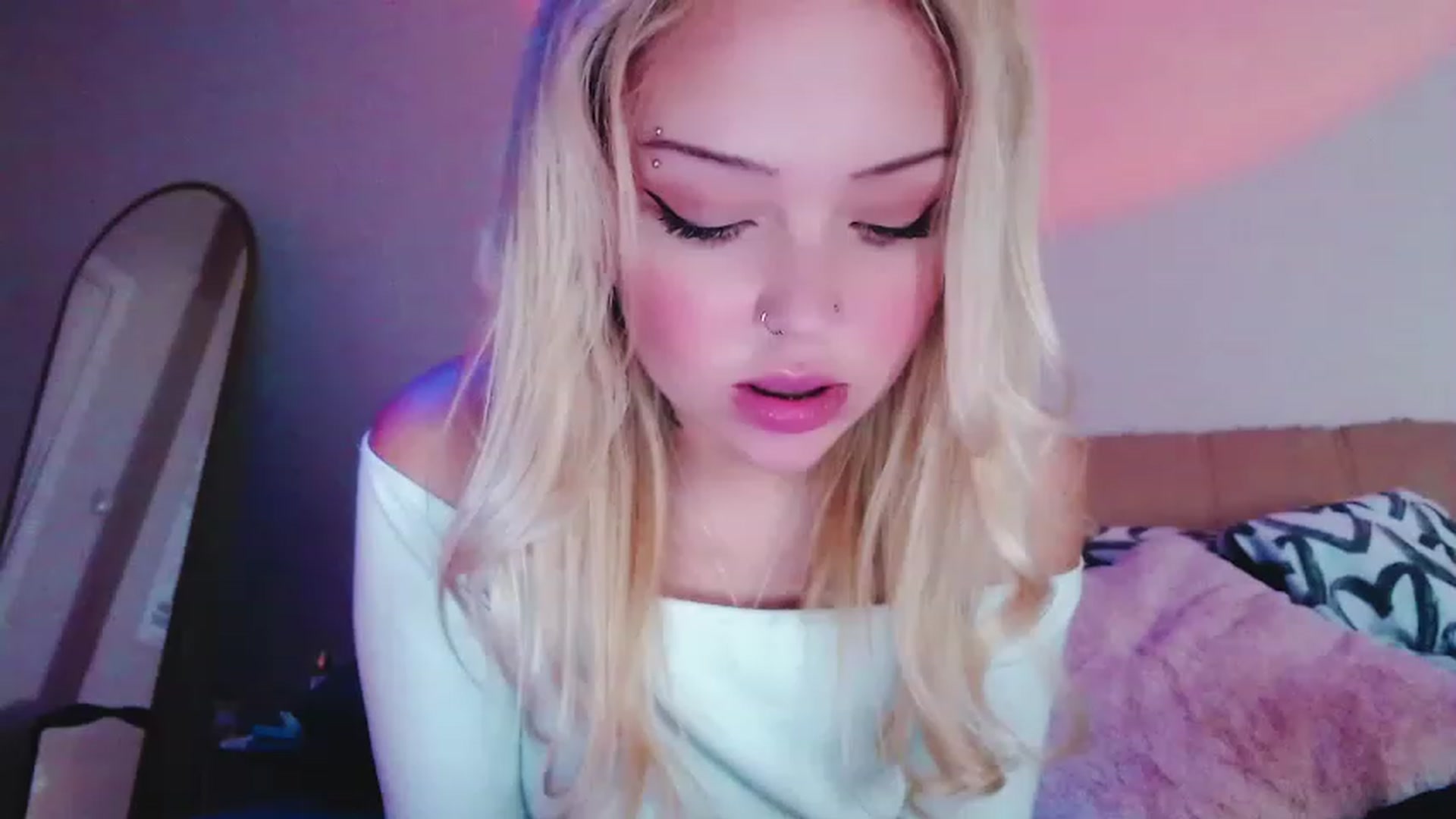 Gallery image thumbnail from Sk8Gurl420's myfreecams stream on, 02/15/2023, 16:00 image 10 of 20