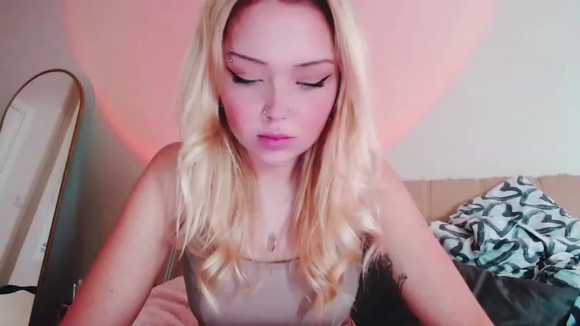 Gallery image thumbnail from Sk8Gurl420's myfreecams stream on, 02/17/2023, 14:07 image 15 of 20