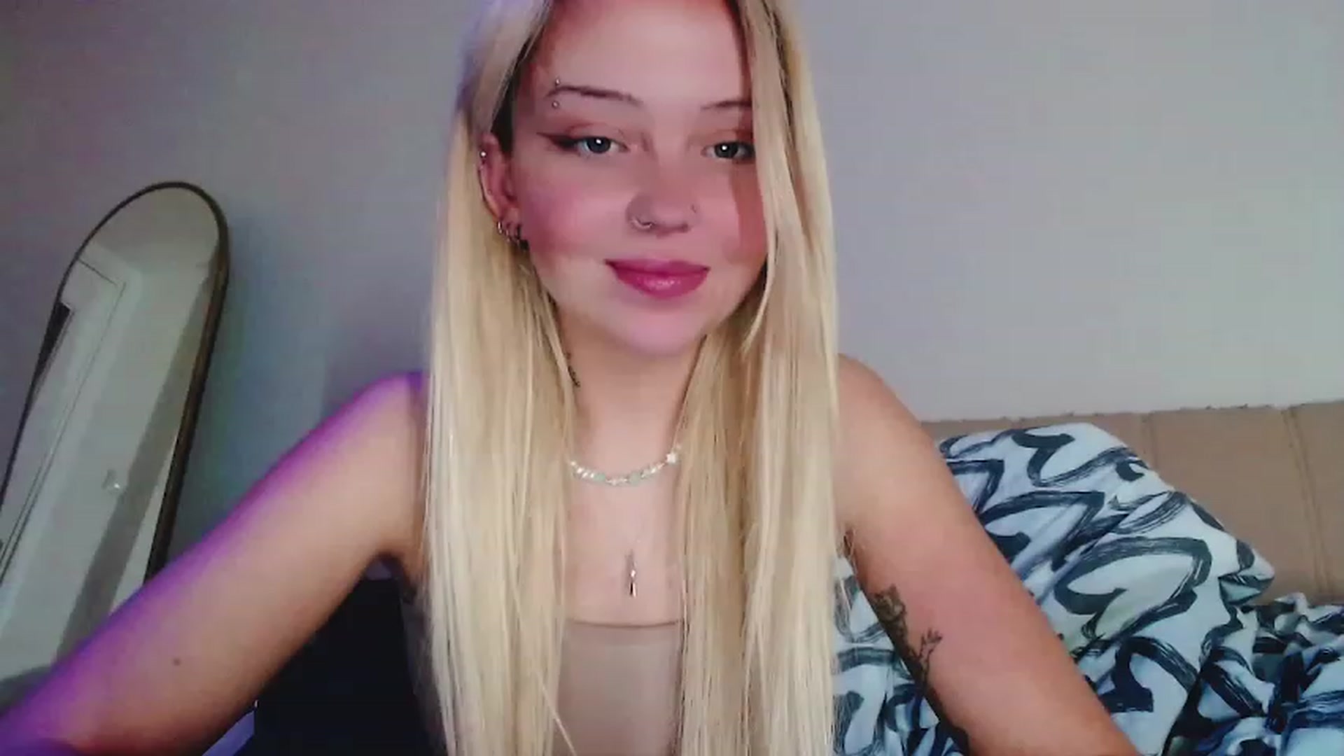 Gallery image thumbnail from Sk8Gurl420's myfreecams stream on, 02/19/2023, 20:46 image 10 of 20