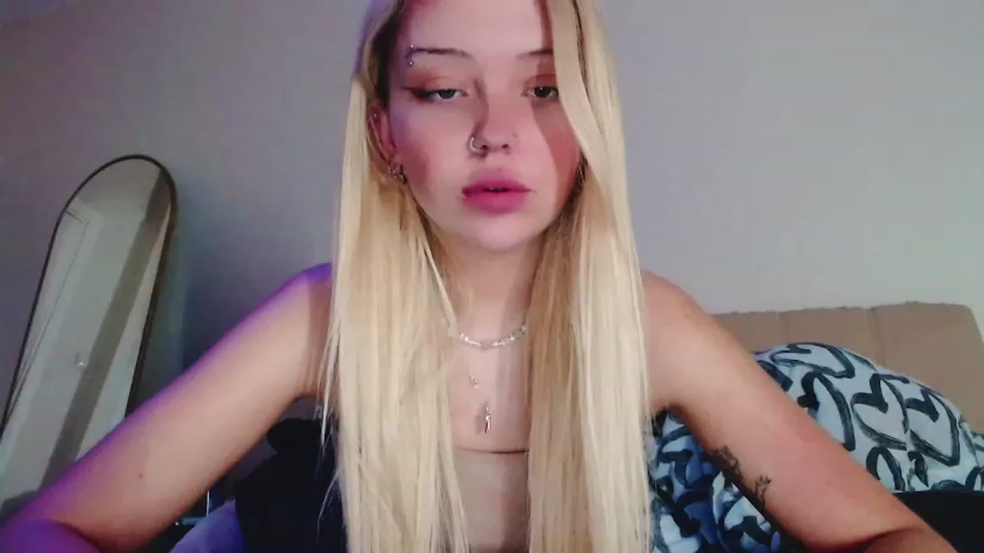 Gallery image thumbnail from Sk8Gurl420's myfreecams stream on, 02/19/2023, 20:46 image 3 of 20