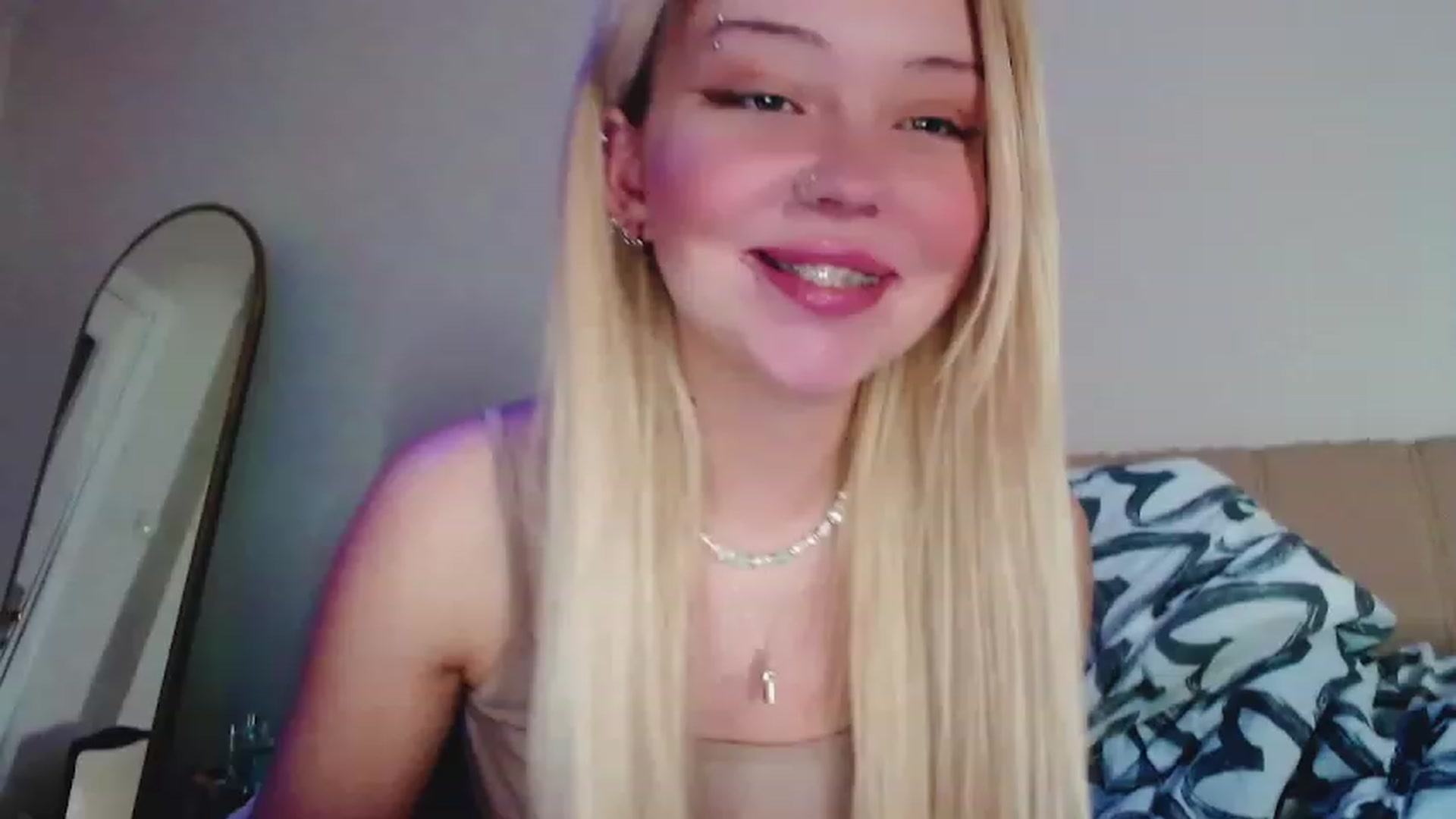 Gallery image thumbnail from Sk8Gurl420's myfreecams stream on, 02/19/2023, 20:46 image 11 of 20