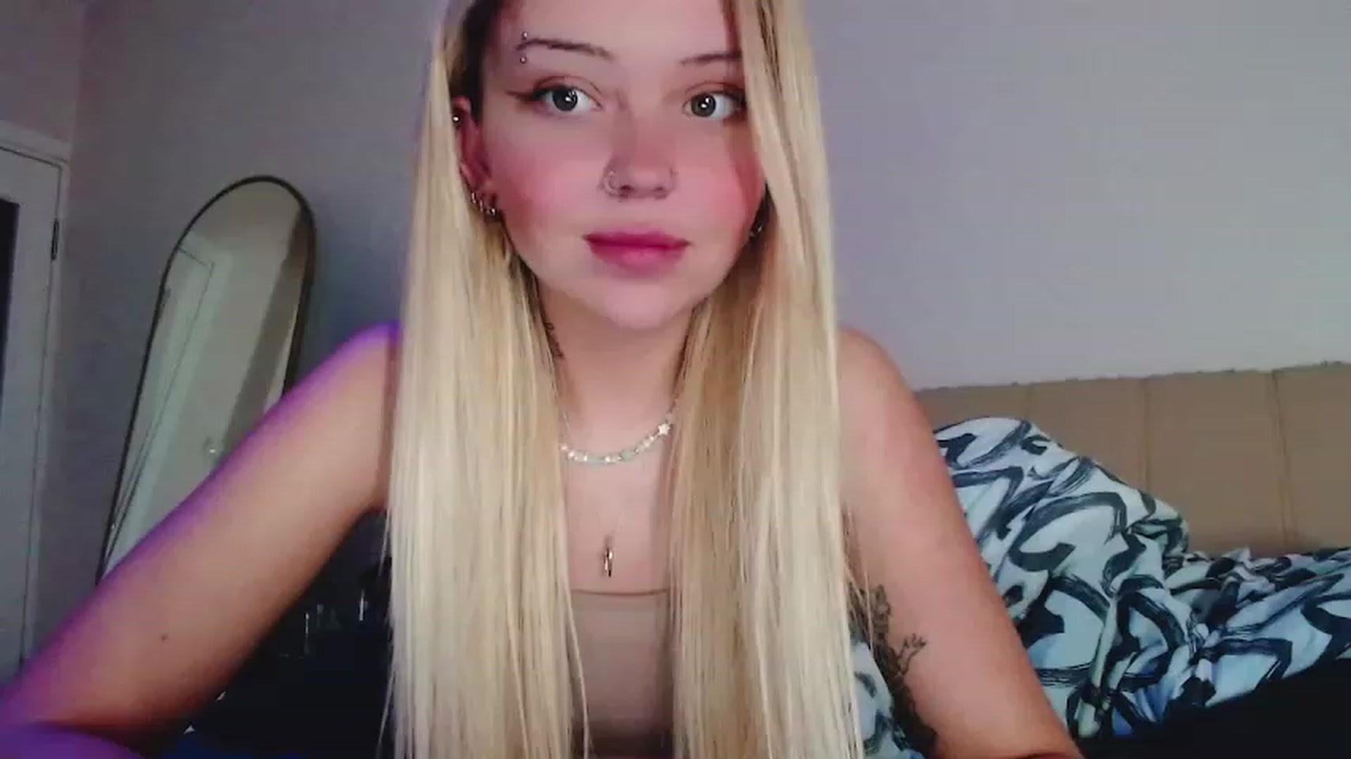 Gallery image thumbnail from Sk8Gurl420's myfreecams stream on, 02/19/2023, 20:46 image 17 of 20