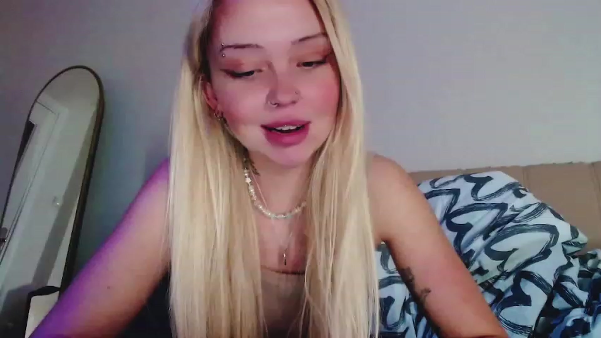 Gallery image thumbnail from Sk8Gurl420's myfreecams stream on, 02/19/2023, 20:46 image 7 of 20
