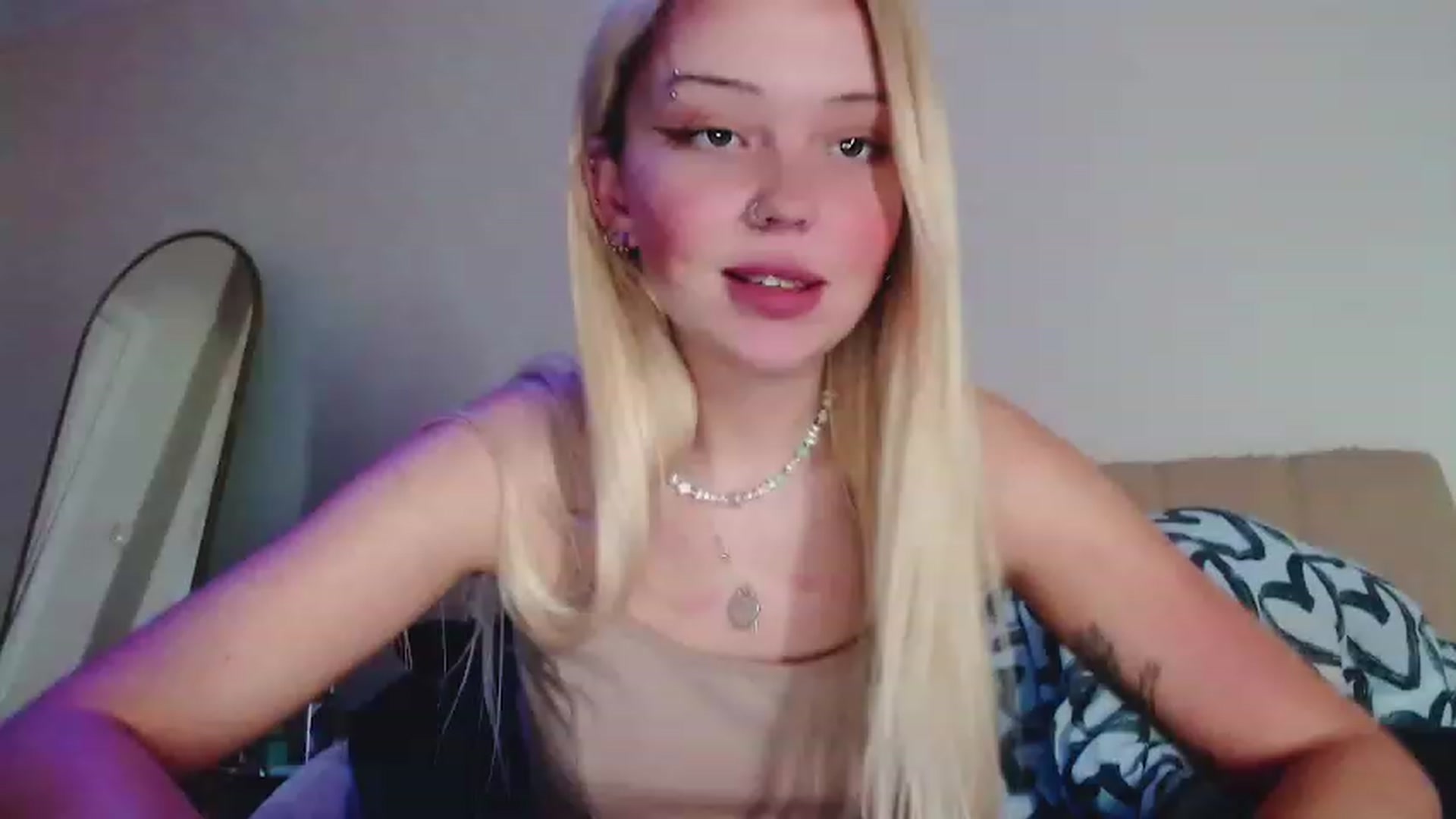 Gallery image thumbnail from Sk8Gurl420's myfreecams stream on, 02/19/2023, 20:46 image 2 of 20