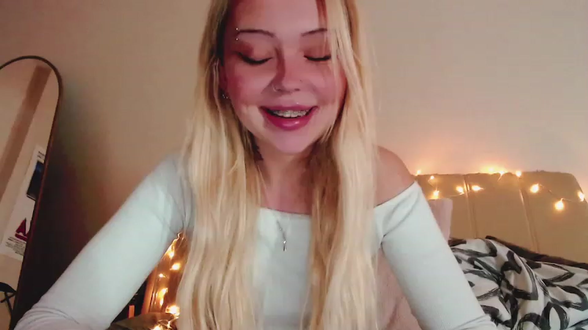 Gallery image thumbnail from Sk8Gurl420's myfreecams stream on, 02/20/2023, 07:12 image 15 of 20