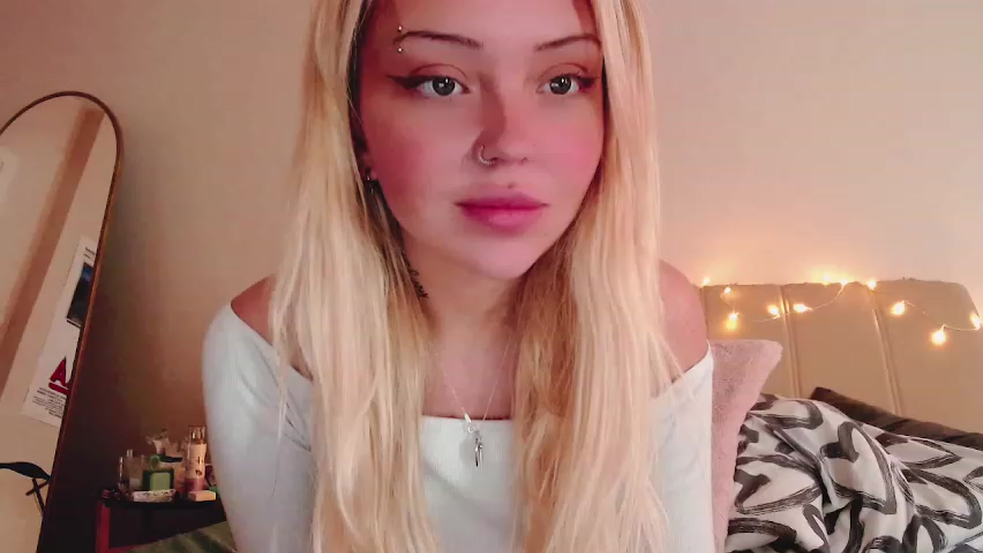 Gallery image thumbnail from Sk8Gurl420's myfreecams stream on, 02/20/2023, 07:12 image 20 of 20