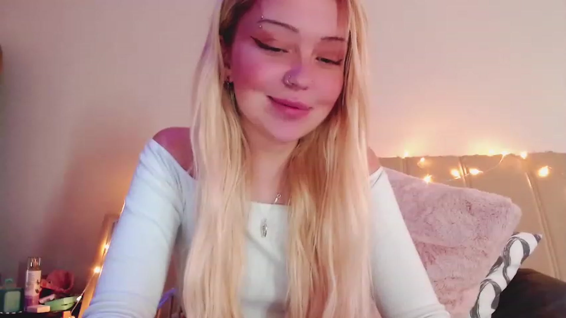 Gallery image thumbnail from Sk8Gurl420's myfreecams stream on, 02/20/2023, 14:43 image 17 of 20
