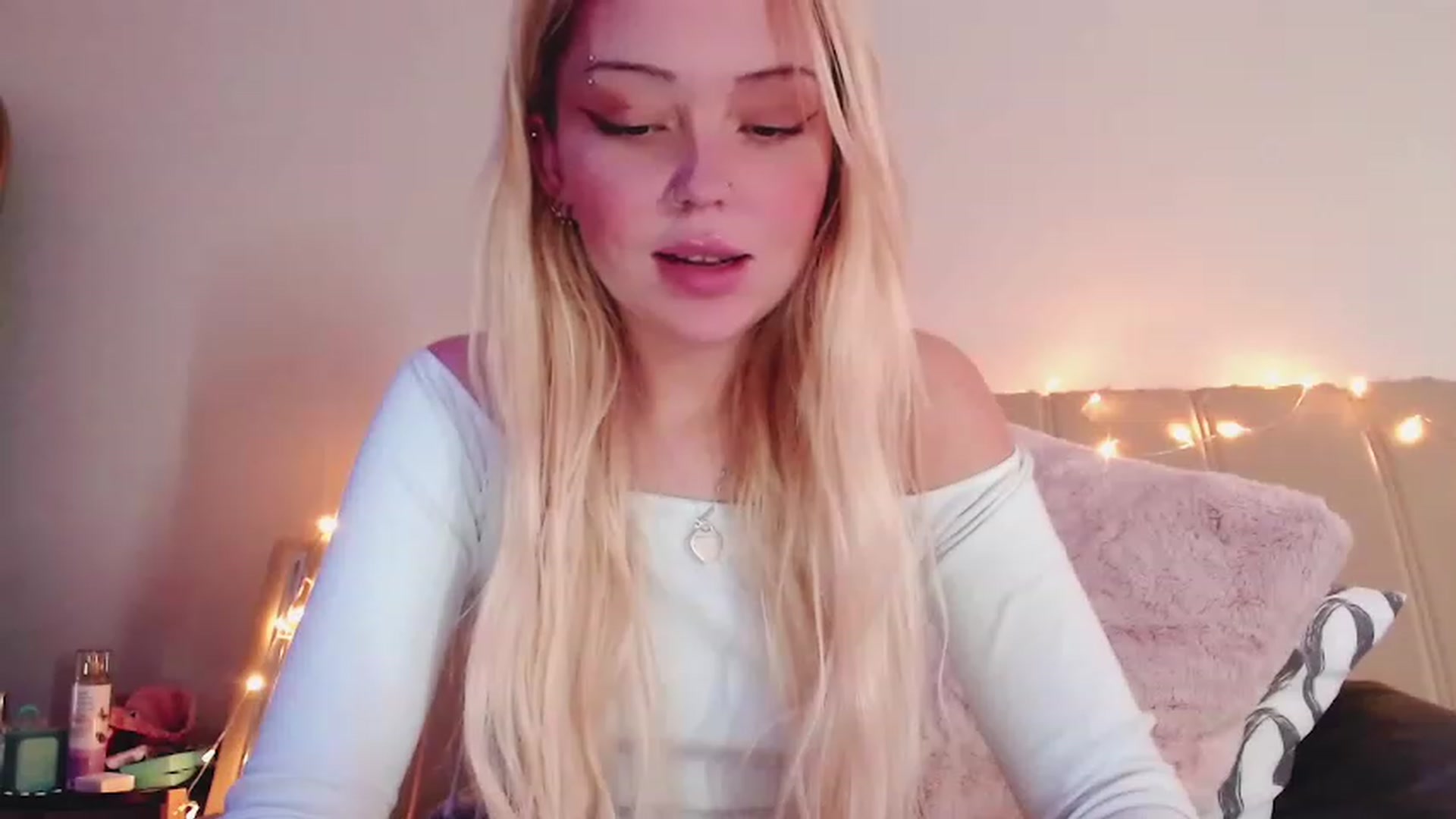 Gallery image thumbnail from Sk8Gurl420's myfreecams stream on, 02/20/2023, 14:43 image 15 of 20