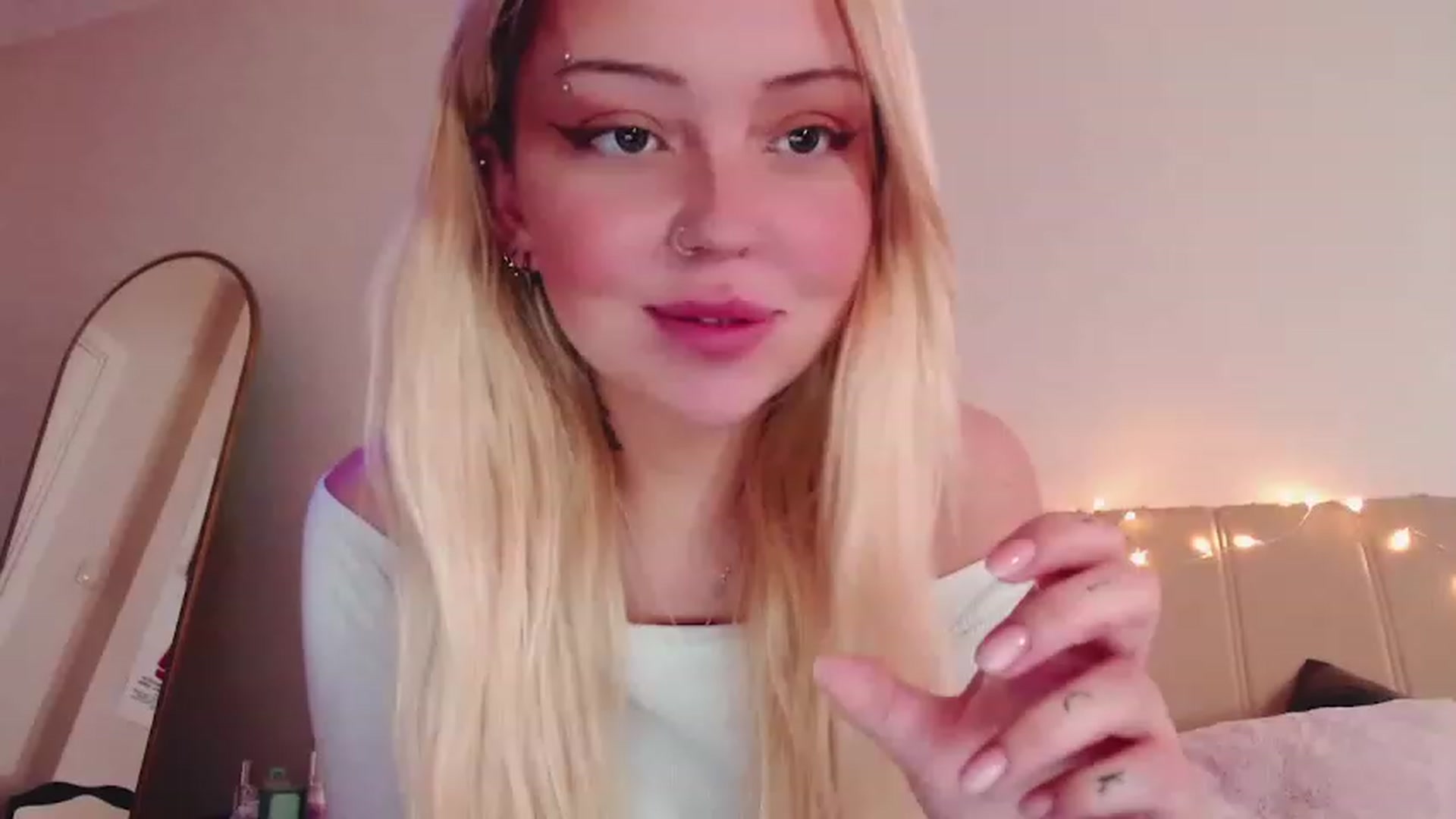 Gallery image thumbnail from Sk8Gurl420's myfreecams stream on, 02/20/2023, 14:43 image 1 of 20