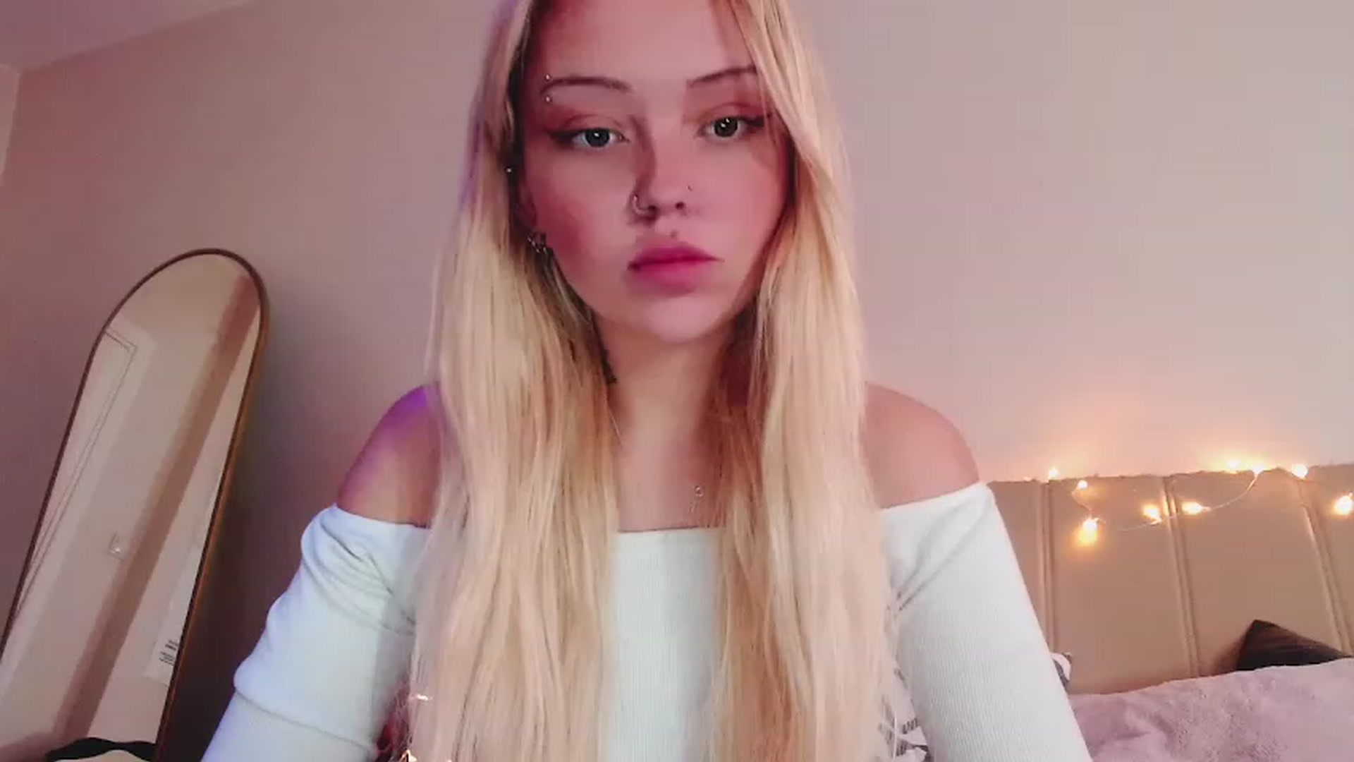 Gallery image thumbnail from Sk8Gurl420's myfreecams stream on, 02/20/2023, 14:43 image 2 of 20