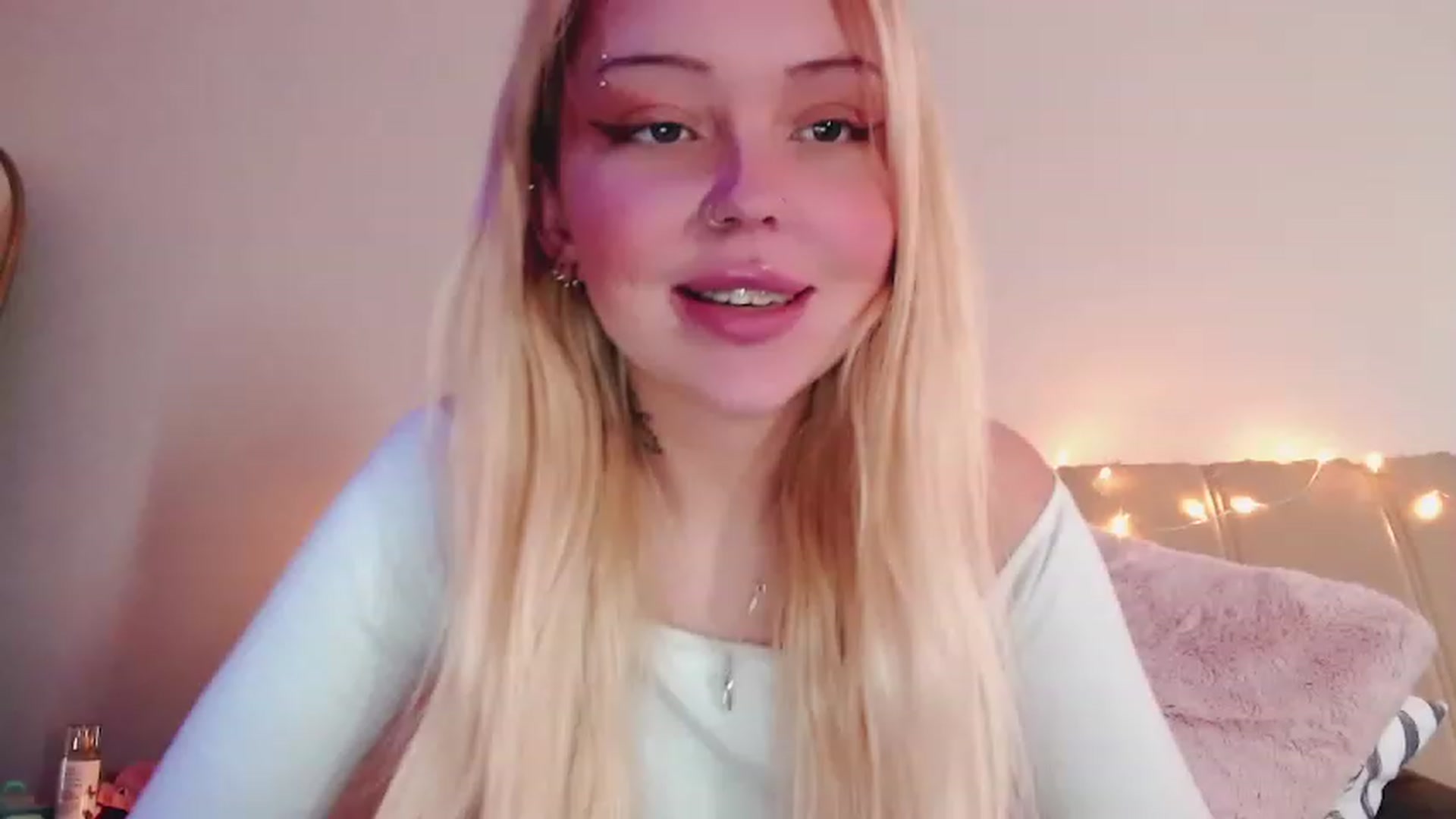 Gallery image thumbnail from Sk8Gurl420's myfreecams stream on, 02/20/2023, 14:43 image 14 of 20