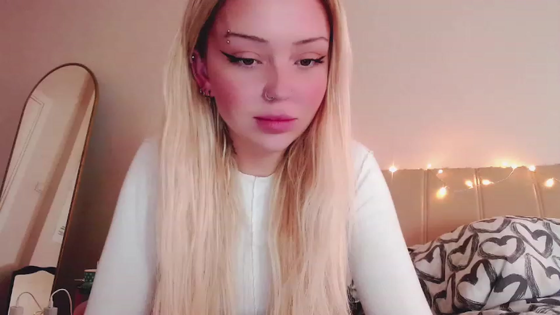 Gallery image thumbnail from Sk8Gurl420's myfreecams stream on, 02/23/2023, 07:02 image 11 of 20