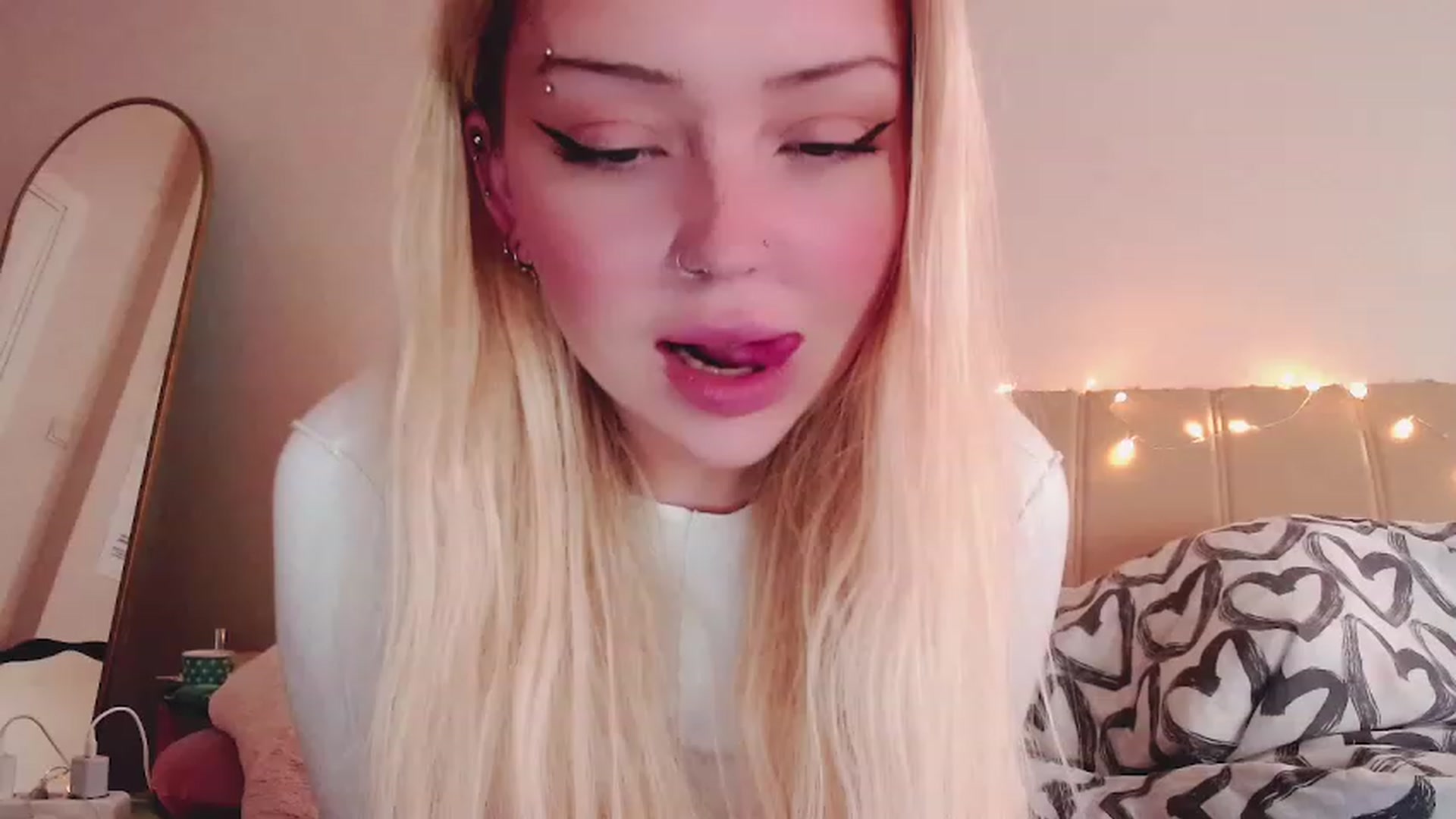 Gallery image thumbnail from Sk8Gurl420's myfreecams stream on, 02/23/2023, 07:02 image 16 of 20