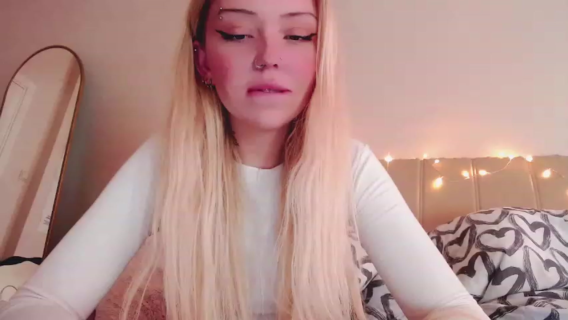 Gallery image thumbnail from Sk8Gurl420's myfreecams stream on, 02/23/2023, 07:02 image 17 of 20