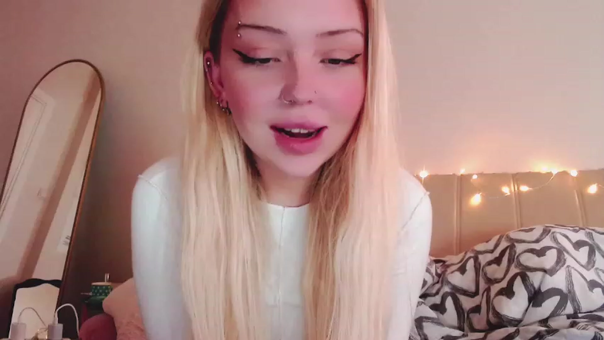 Gallery image thumbnail from Sk8Gurl420's myfreecams stream on, 02/23/2023, 07:02 image 13 of 20